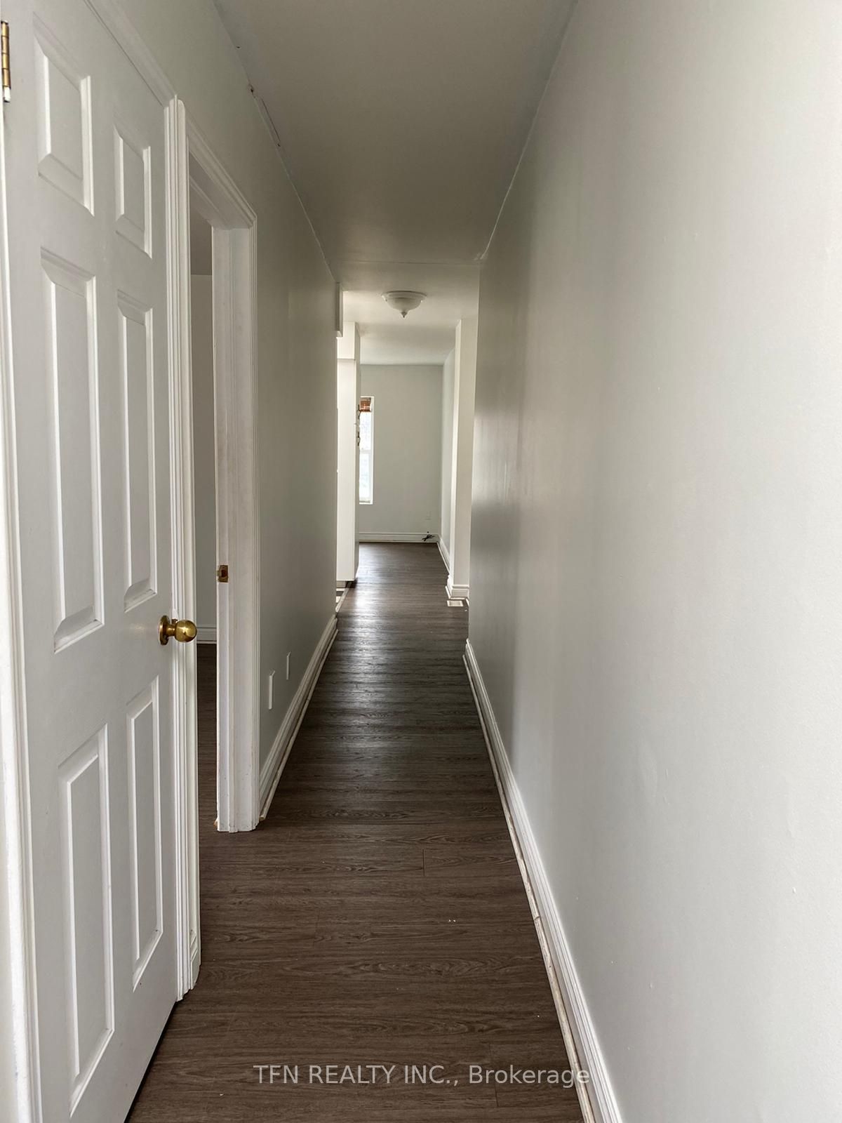 384 Queen Street E Property Photo 7