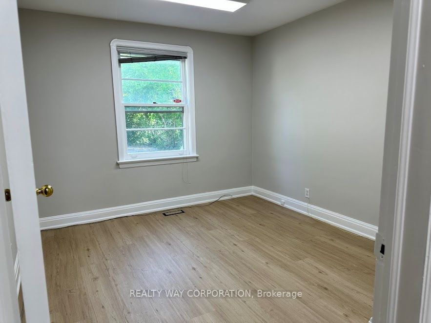 629 Sheppard Avenue W Property Photo 3