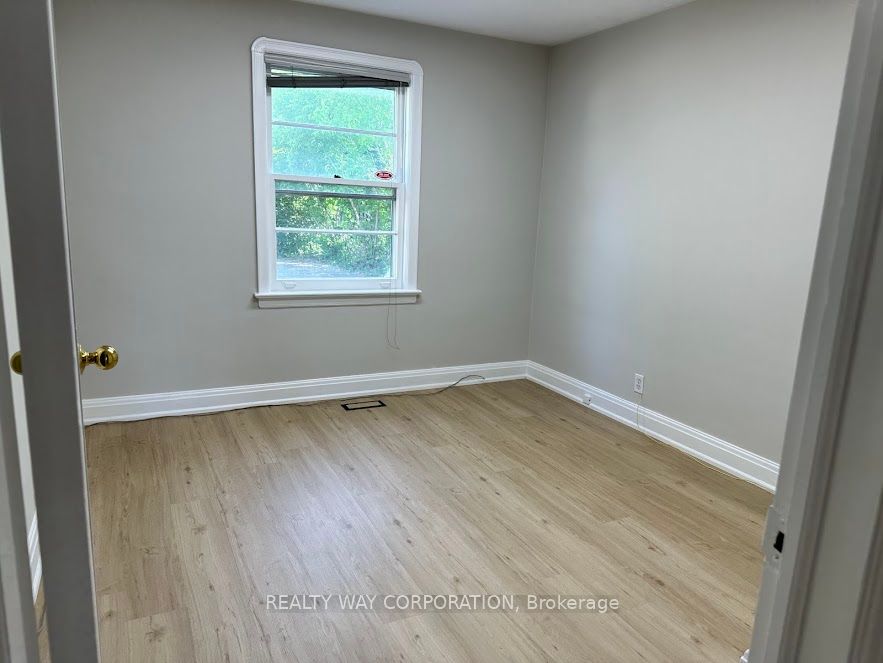 629 Sheppard Avenue W Property Photo 7