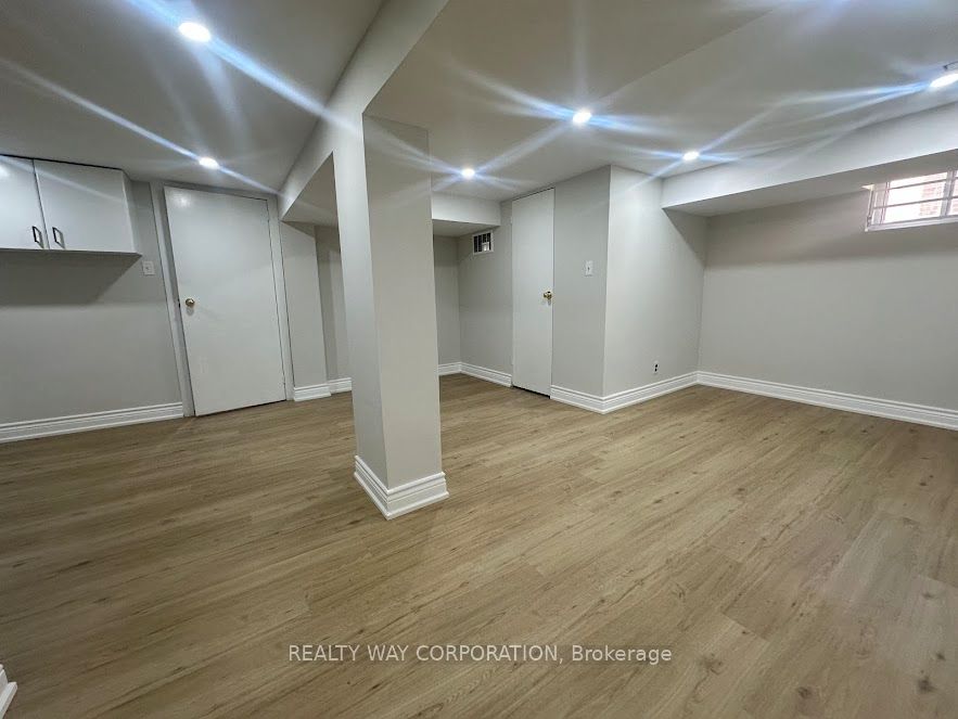 629 Sheppard Avenue W Property Photo 9