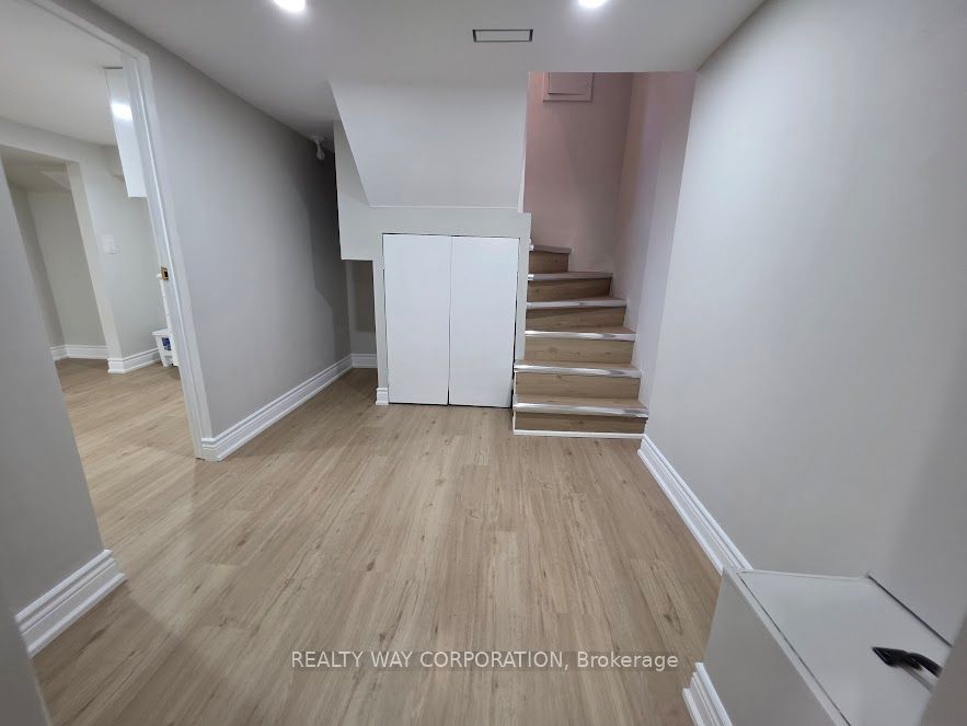 629 Sheppard Avenue W Property Photo 10