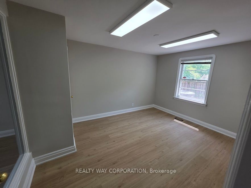 629 Sheppard Avenue W Property Photo 11