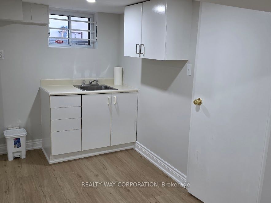 629 Sheppard Avenue W Property Photo 12