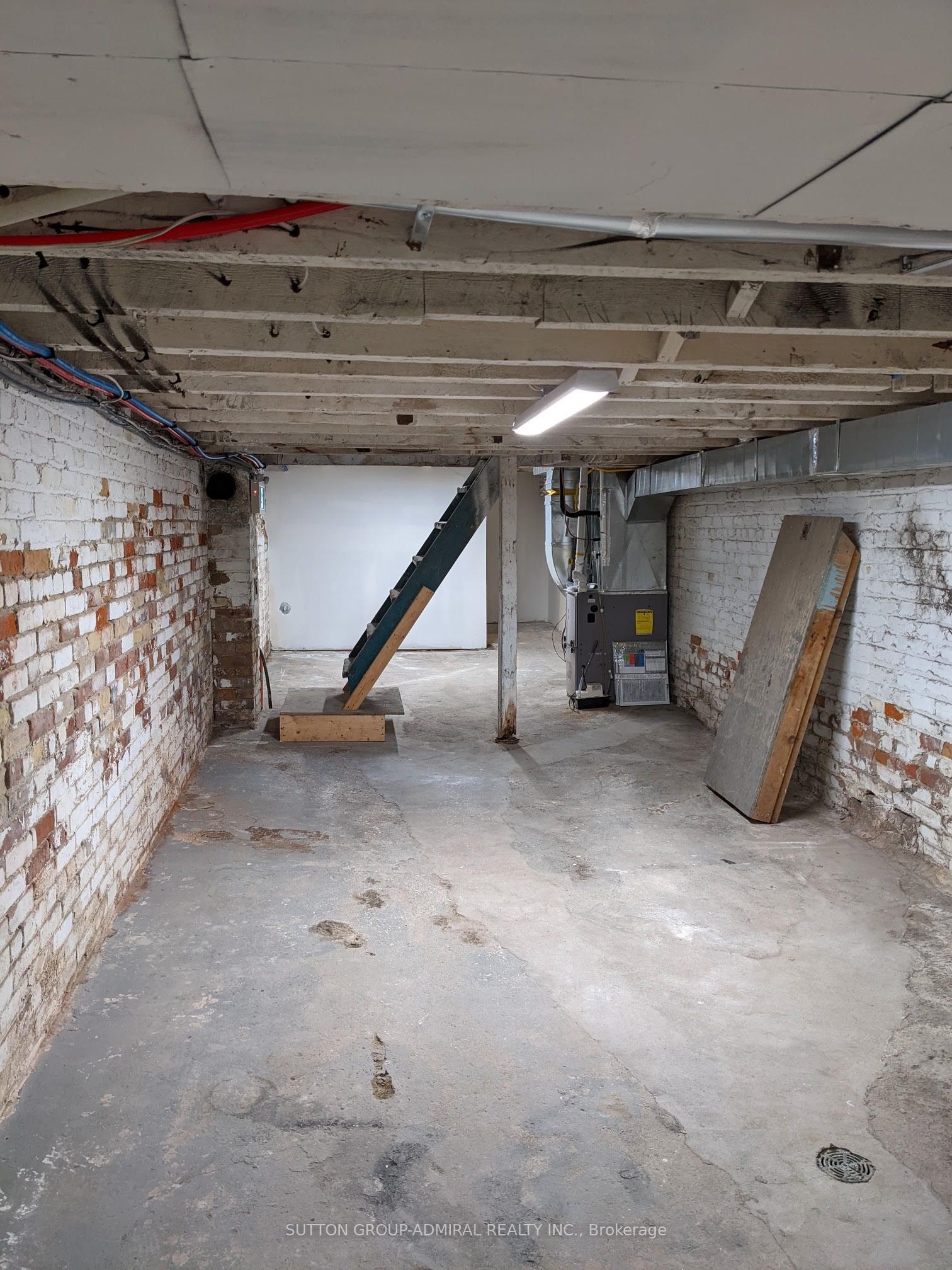 #2 - 1080 Queen Street Property Photo 4
