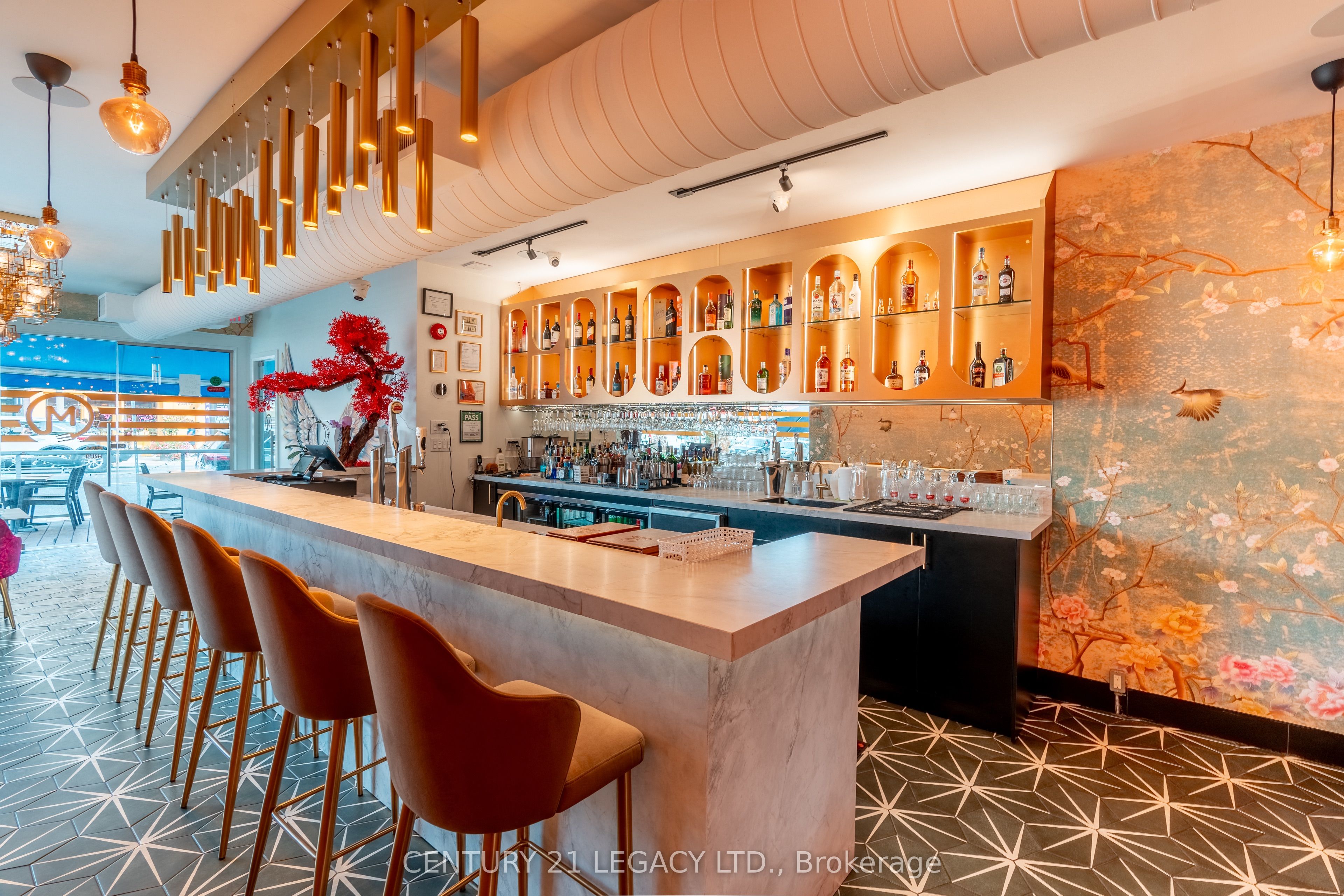 2590 Yonge Street Property Photo 6