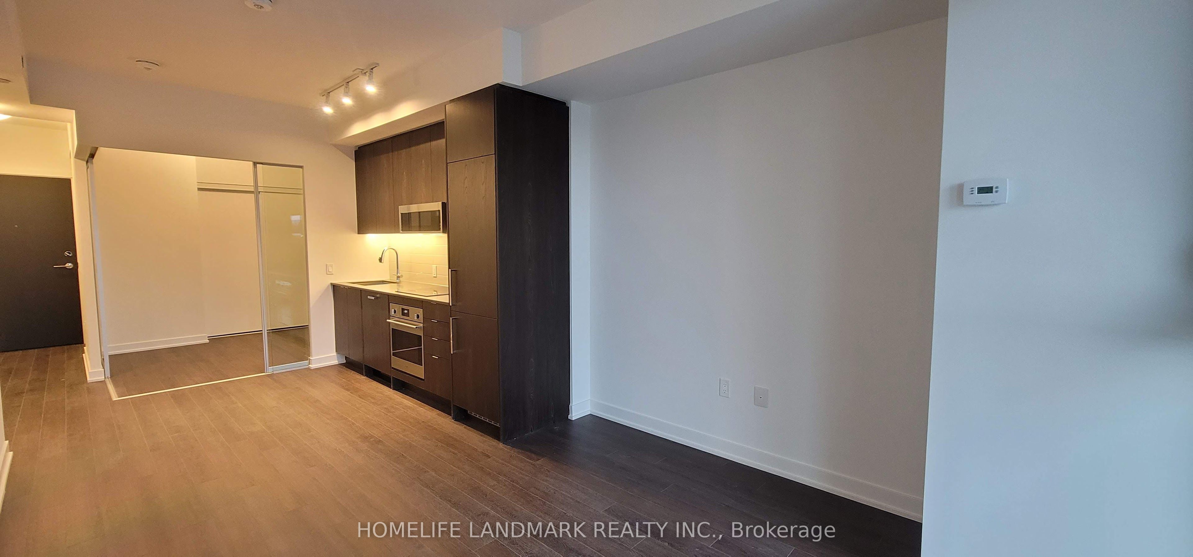 250 Lawrence Avenue W 622 Property Photo 5