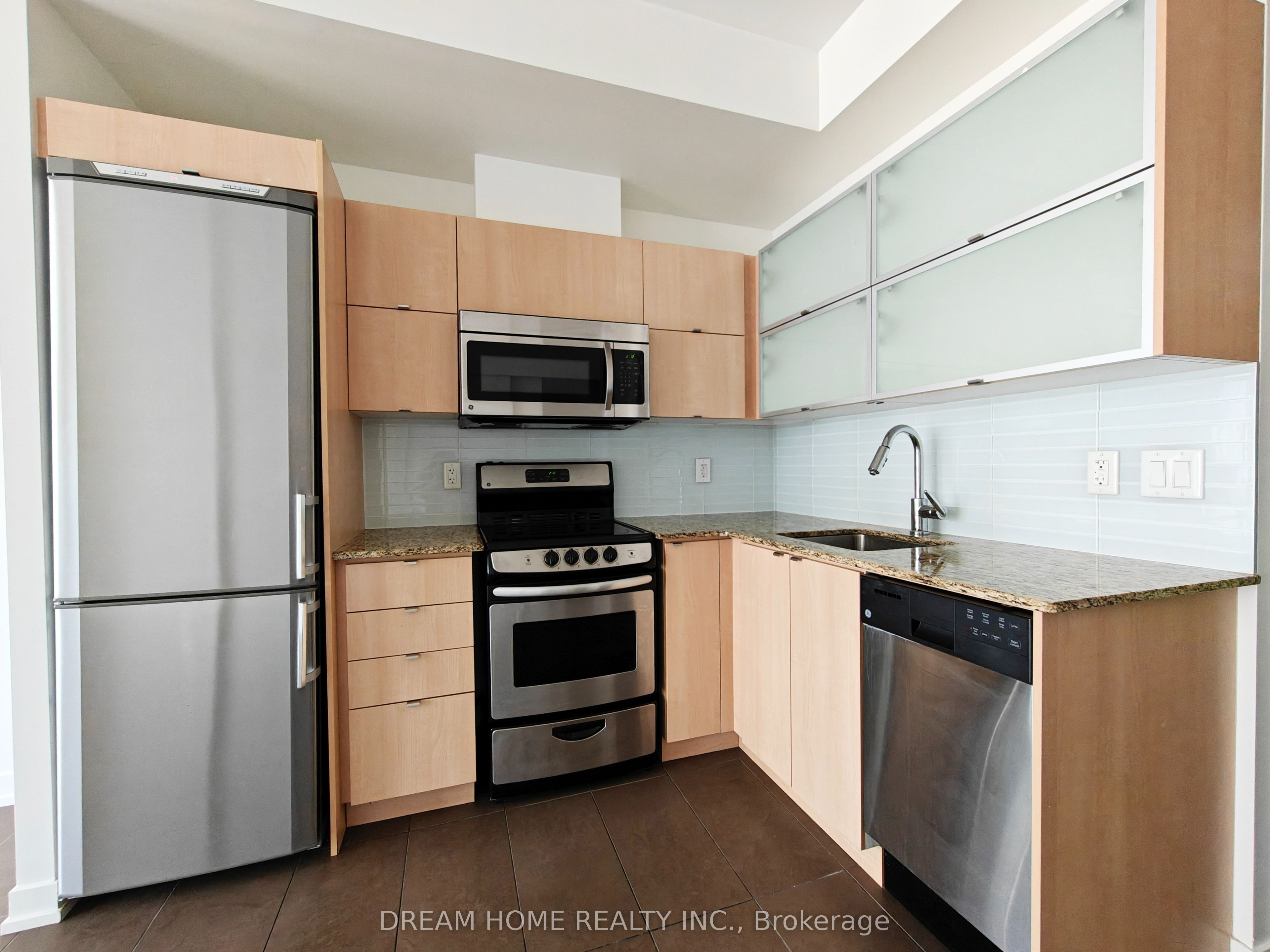 #1308 - 170 Fort York Boulevard Property Photo 8