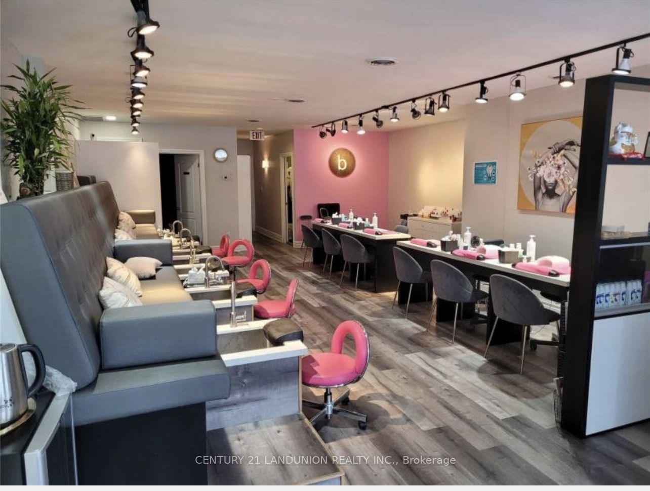 3379 Bathurst Street Property Photo 3