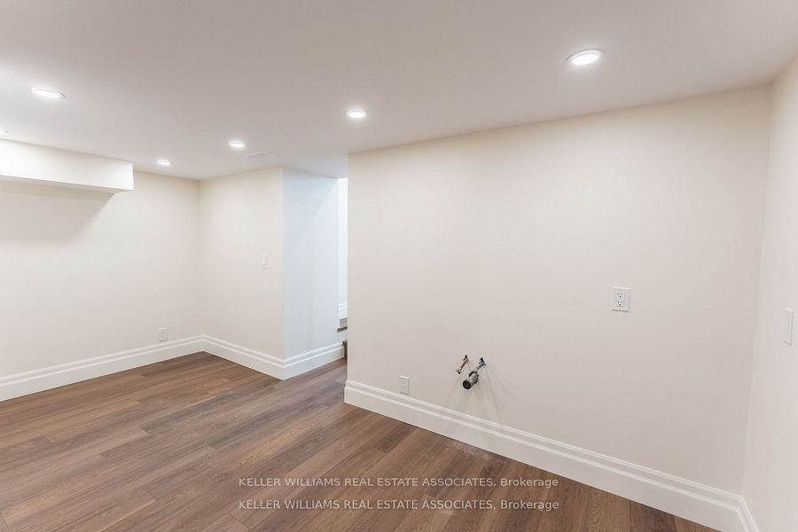 54 Stewart Street Property Photo 37