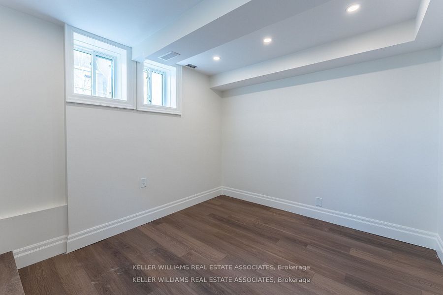 54 Stewart Street Property Photo 38