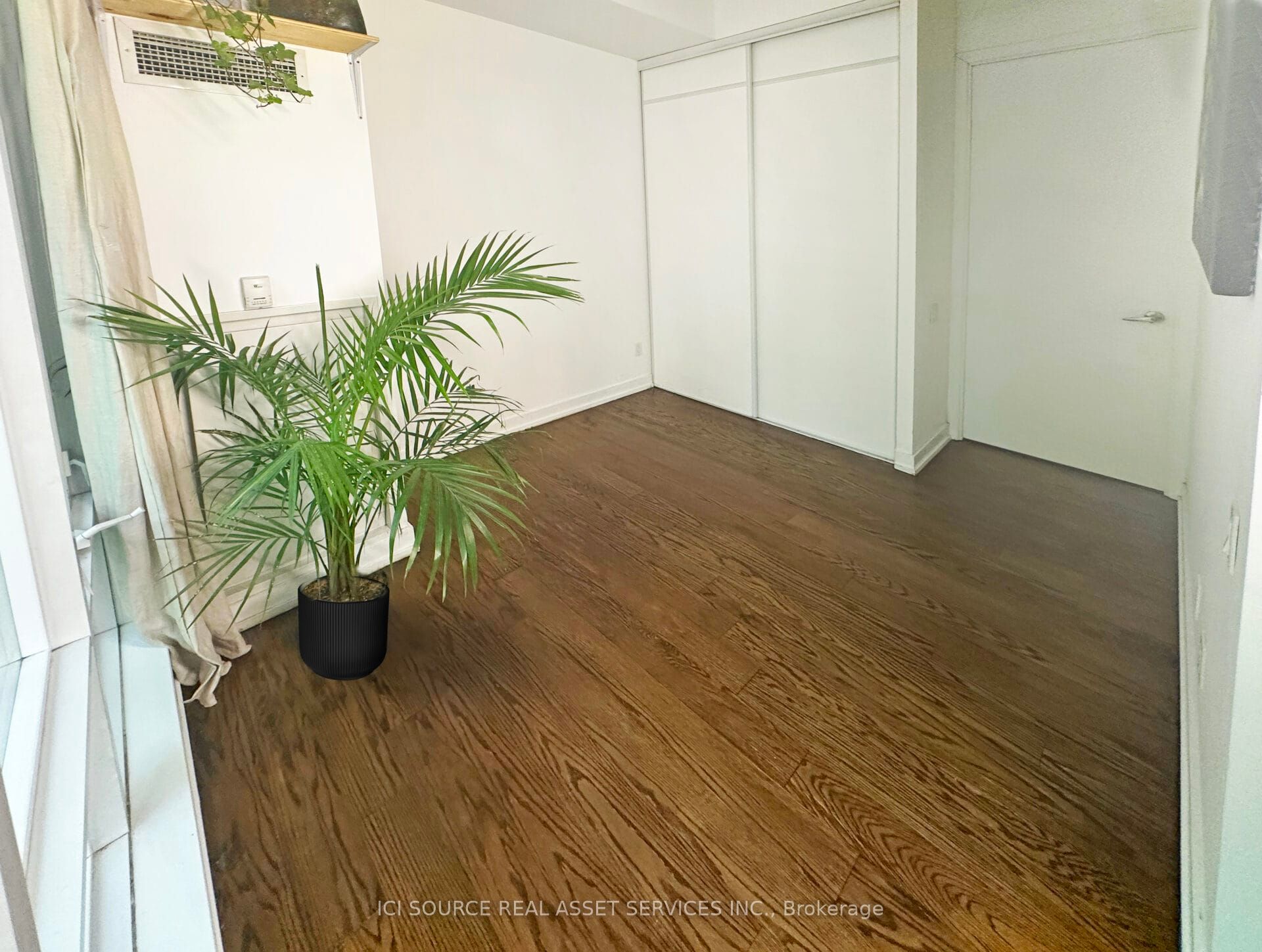 #103 - 66 Portland Street Property Photo 8
