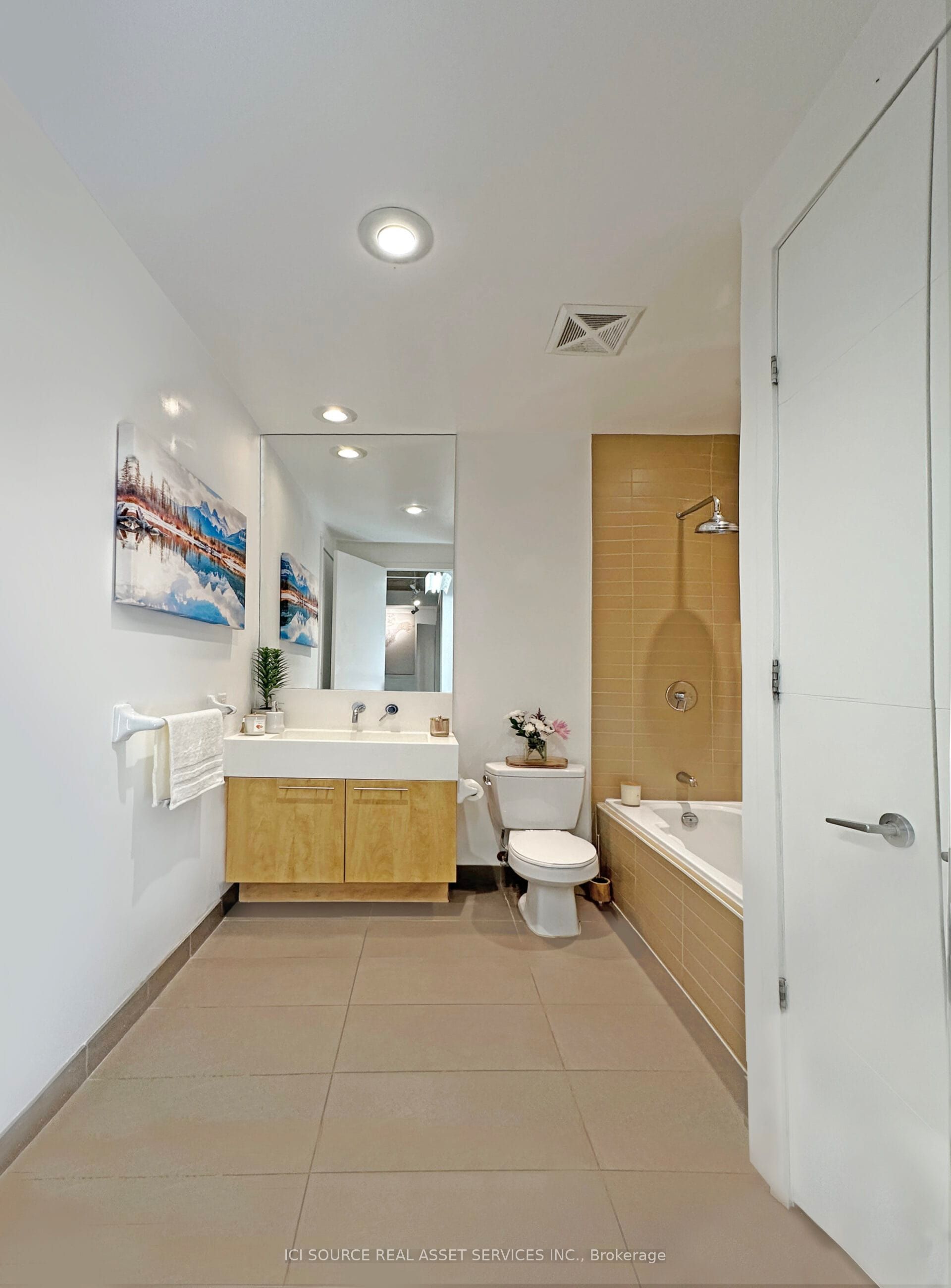 #103 - 66 Portland Street Property Photo 10