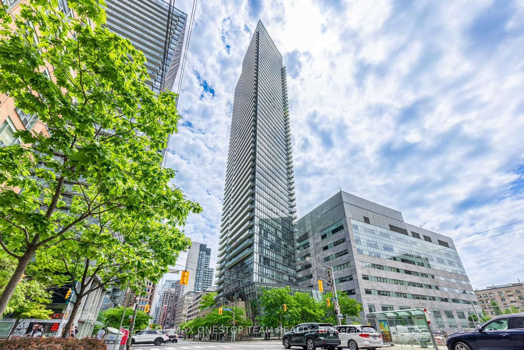 #4110 - 832 Bay Street Property Photo 1