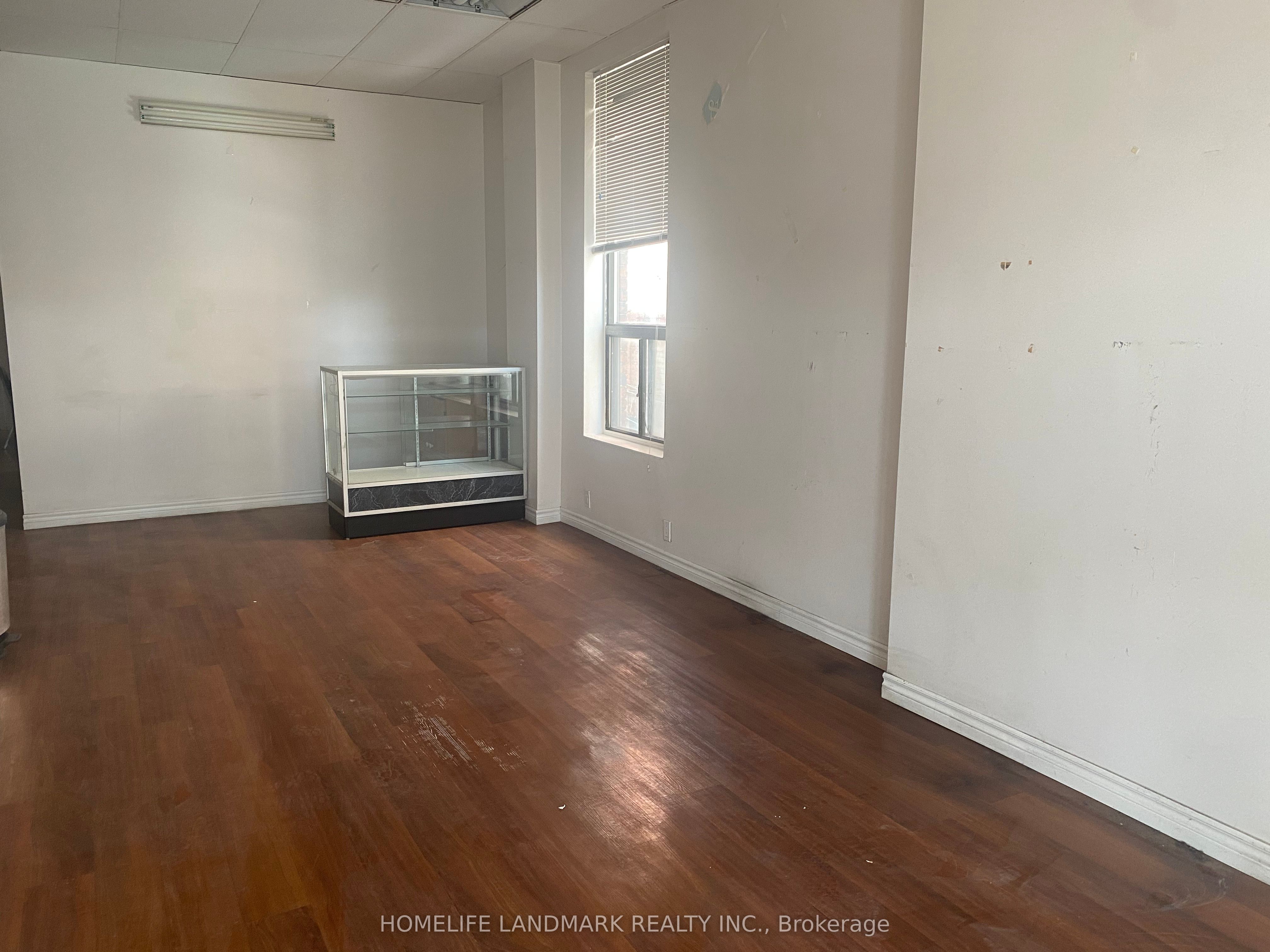 328 Spadina Avenue 2 Property Photo 3