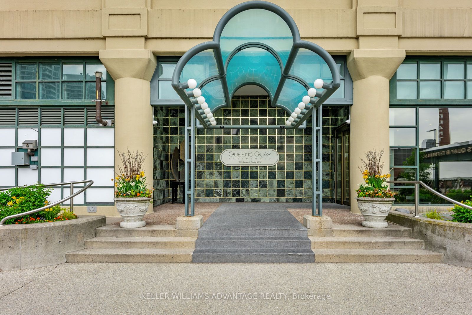 211 Queens Quay W 905/906 Property Photo 1