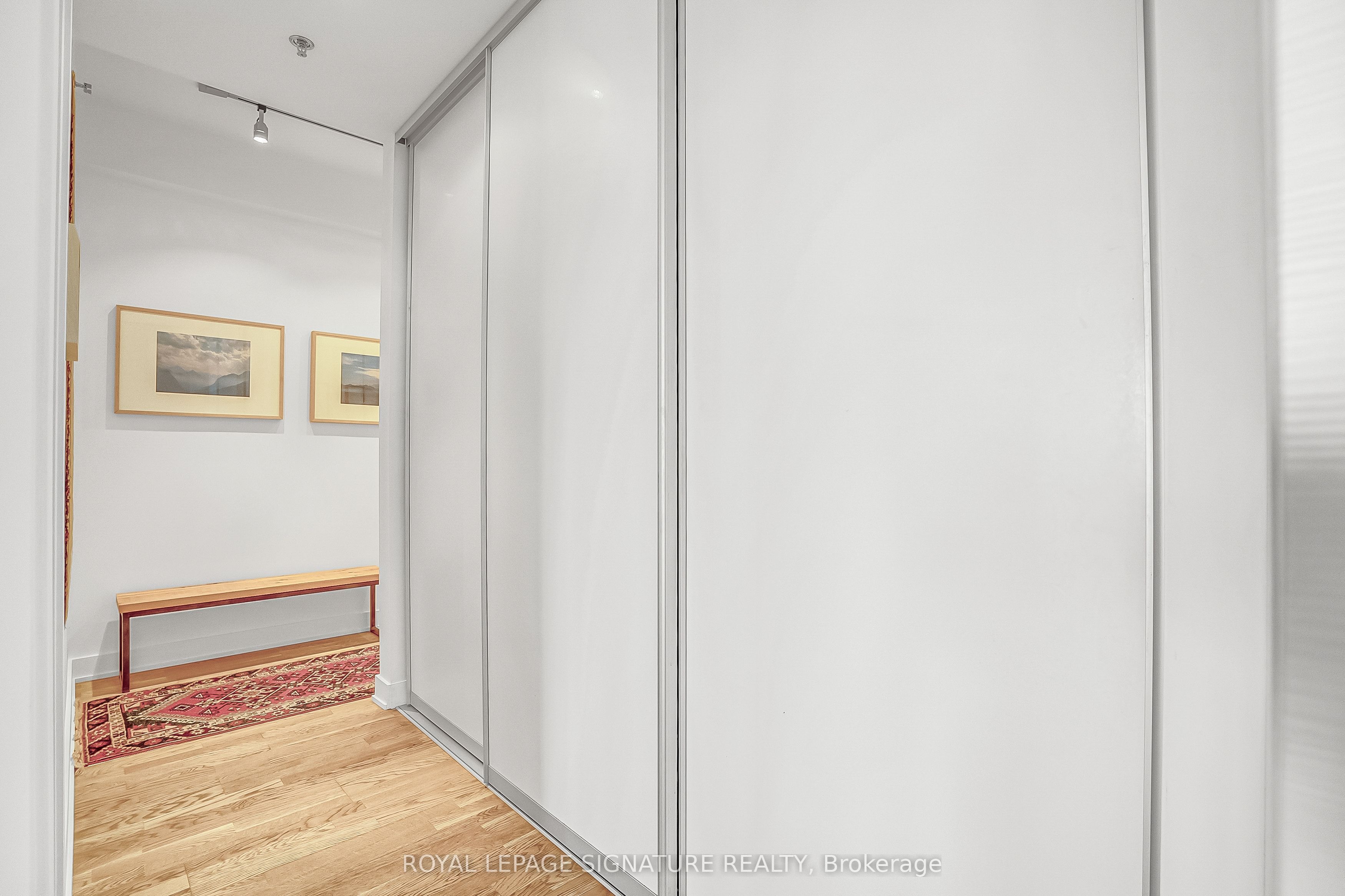 8 Dovercourt Road 609 Property Photo 7