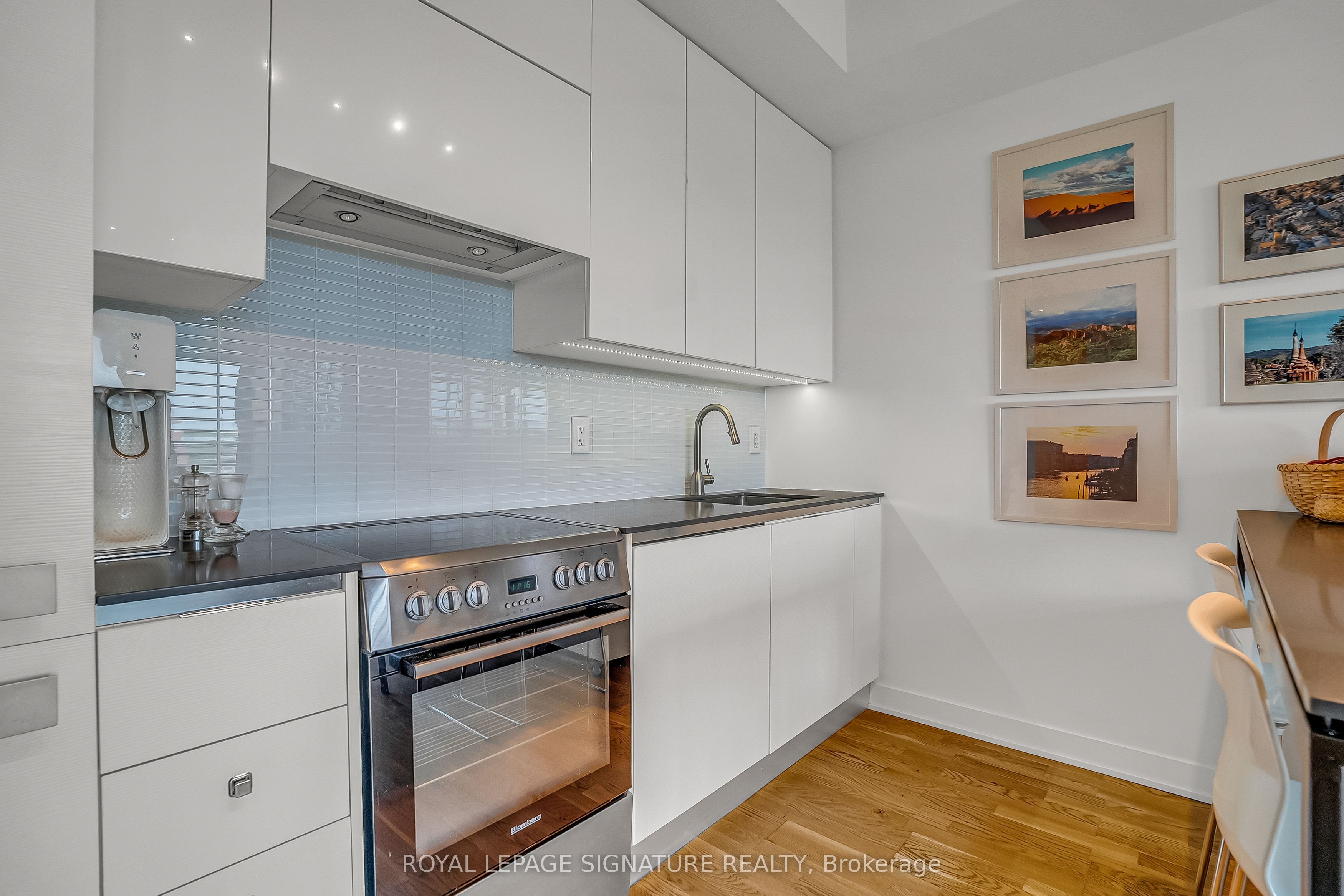 8 Dovercourt Road 609 Property Photo 16