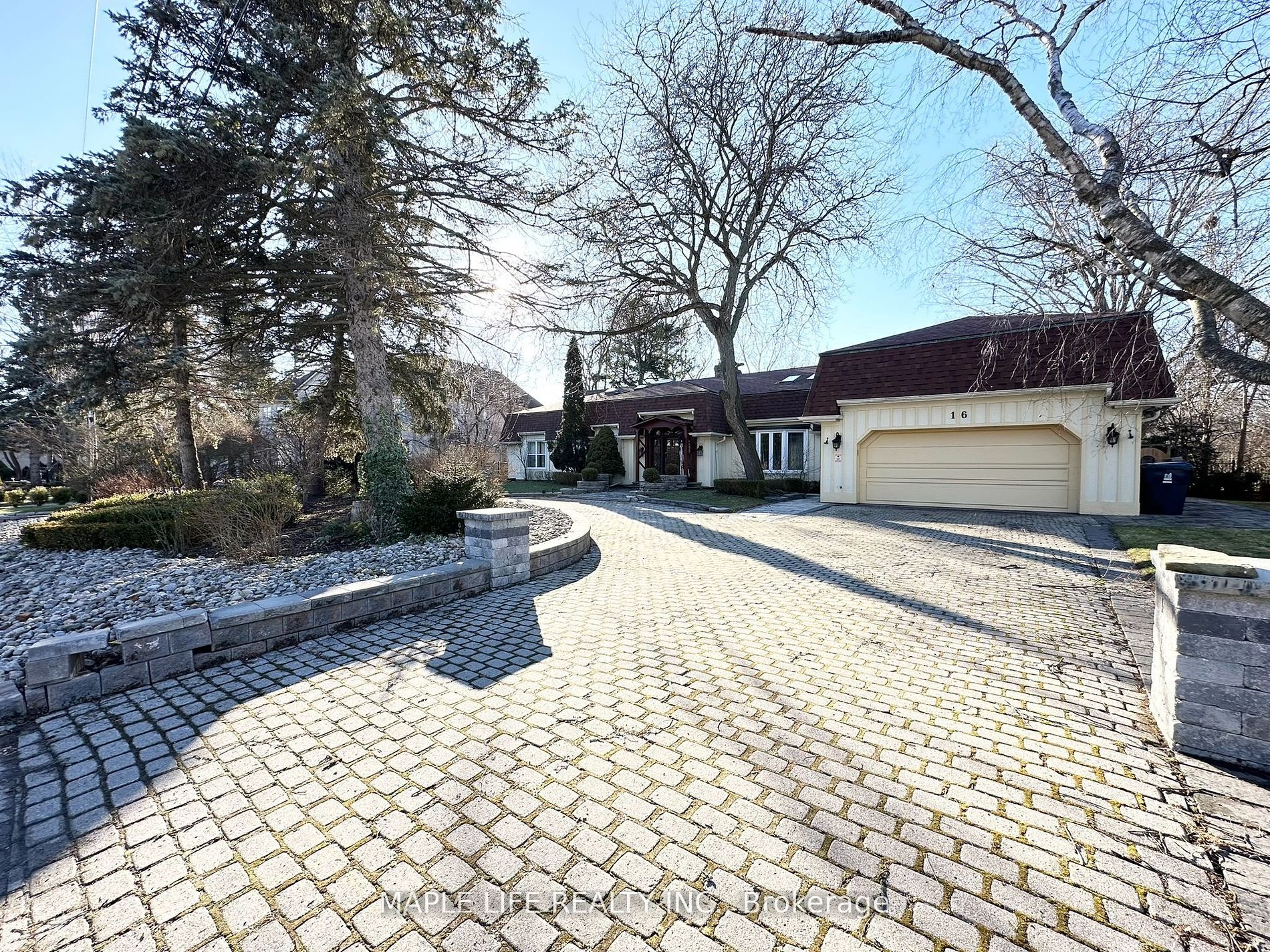 16 Brian Cliff Drive Property Photo 1