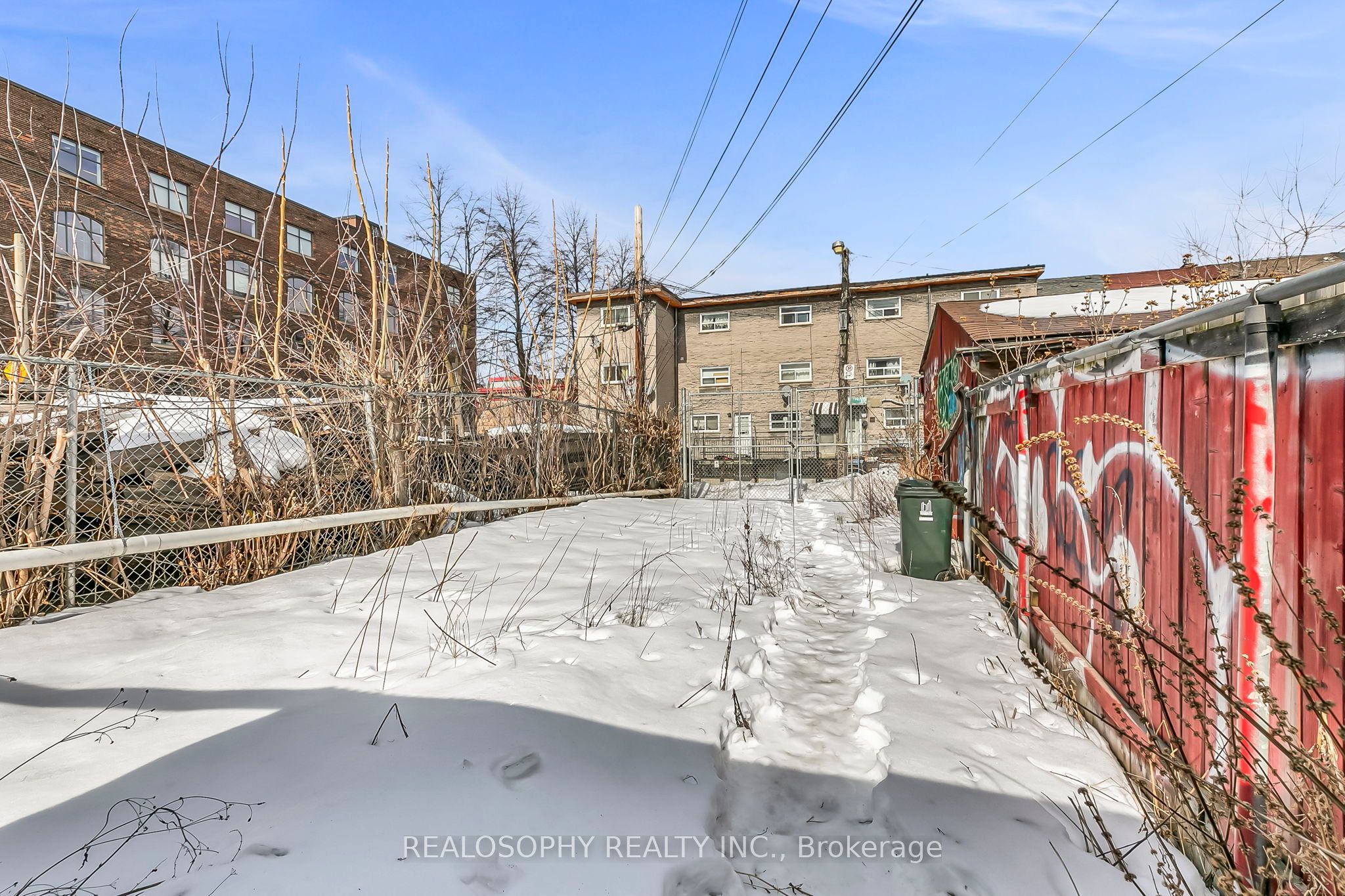518 Queen Street W Property Photo 14