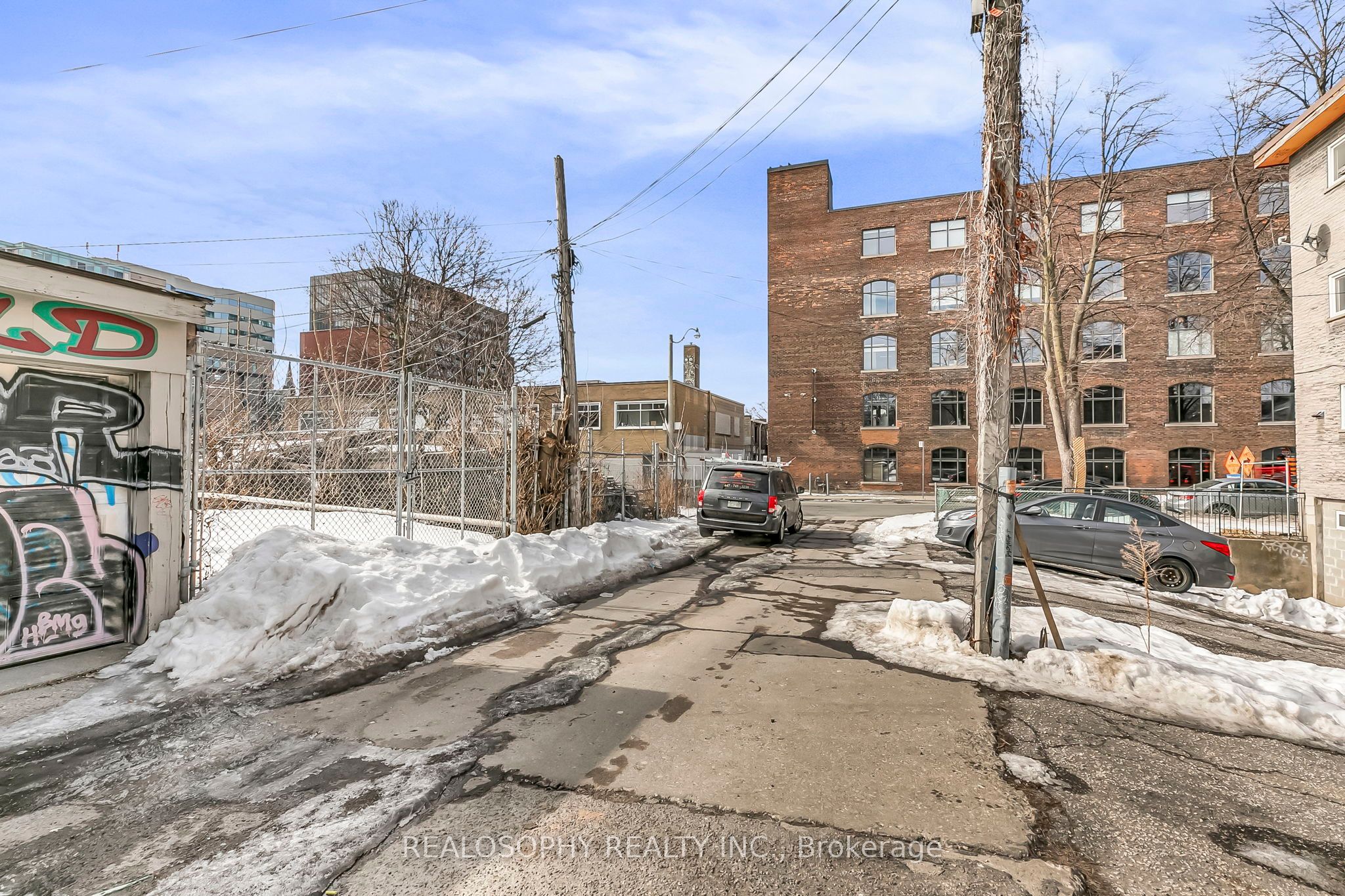 518 Queen Street W Property Photo 19
