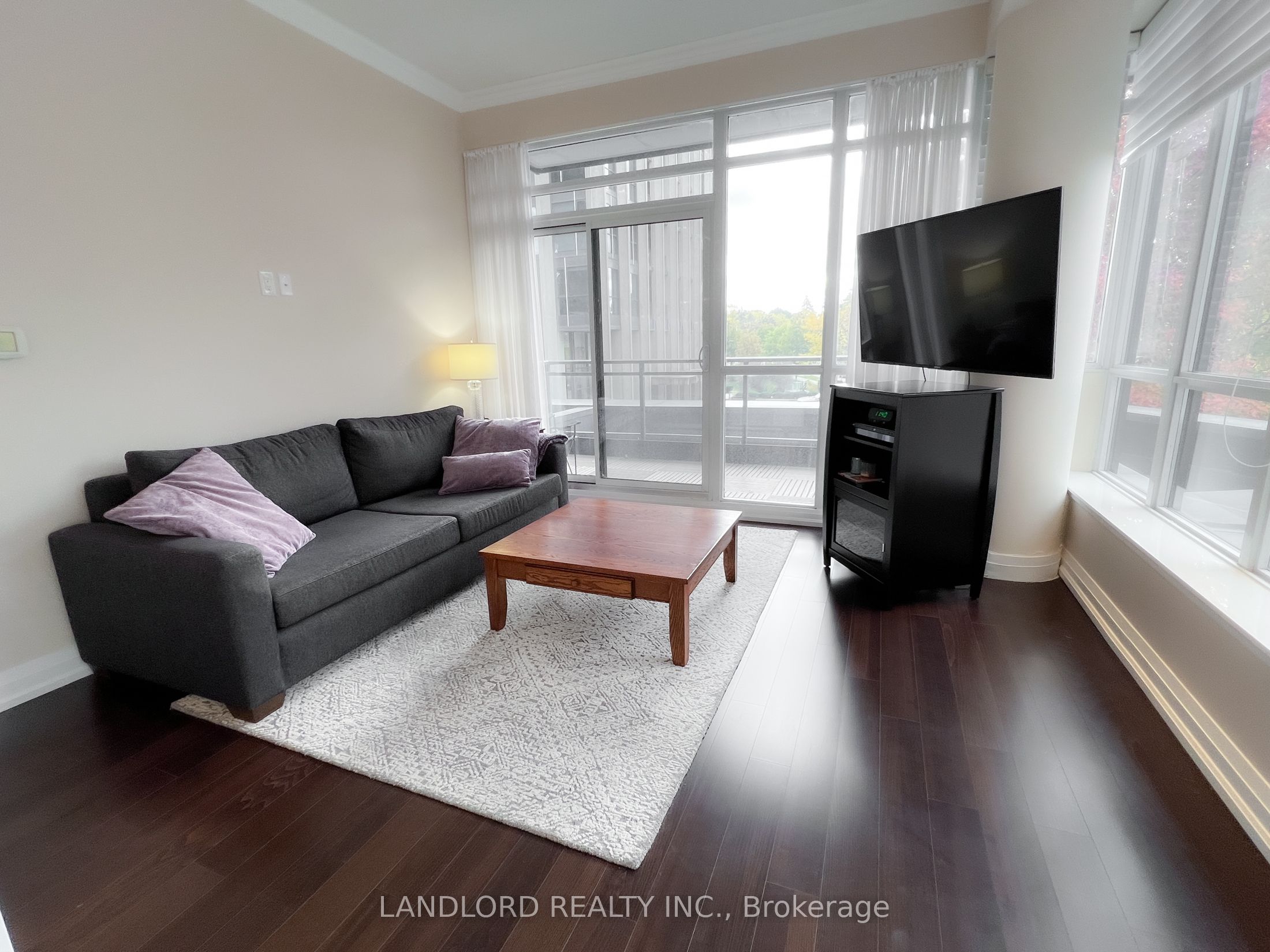85 The Donway N/a W 207 Property Photo 5