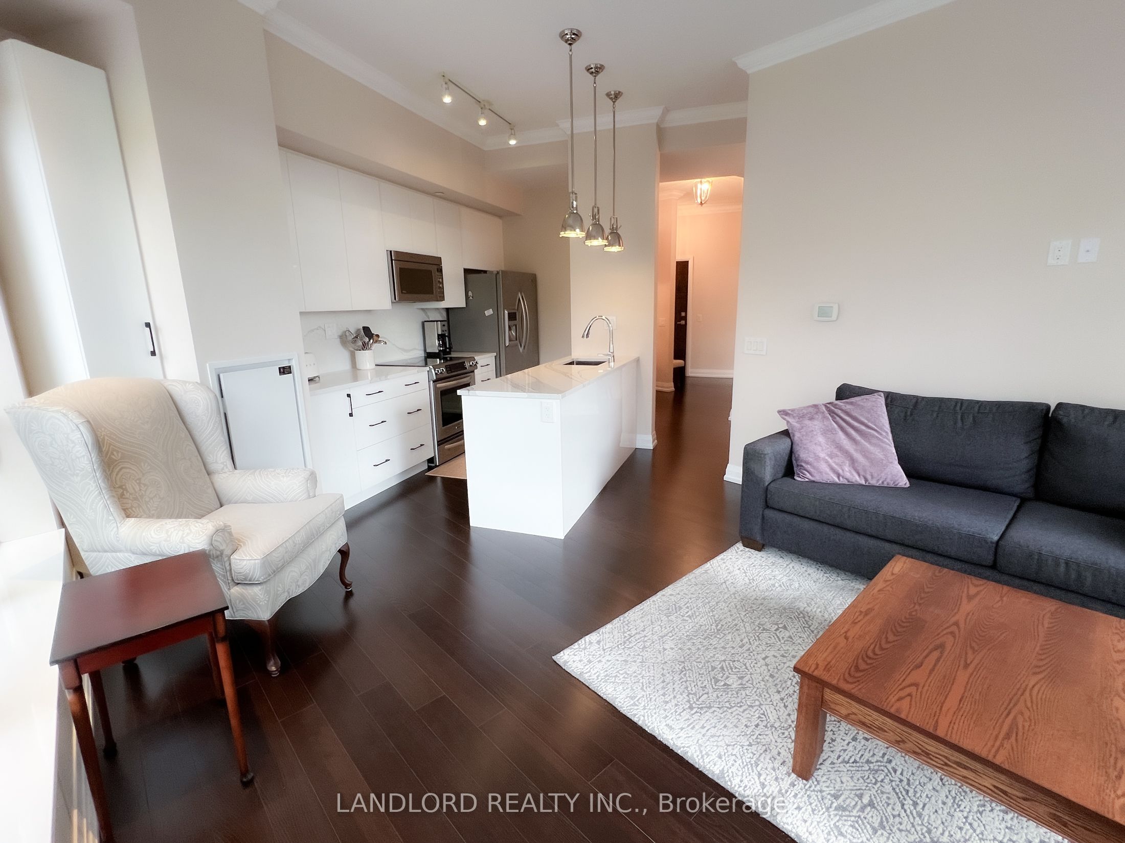 85 The Donway N/a W 207 Property Photo 9