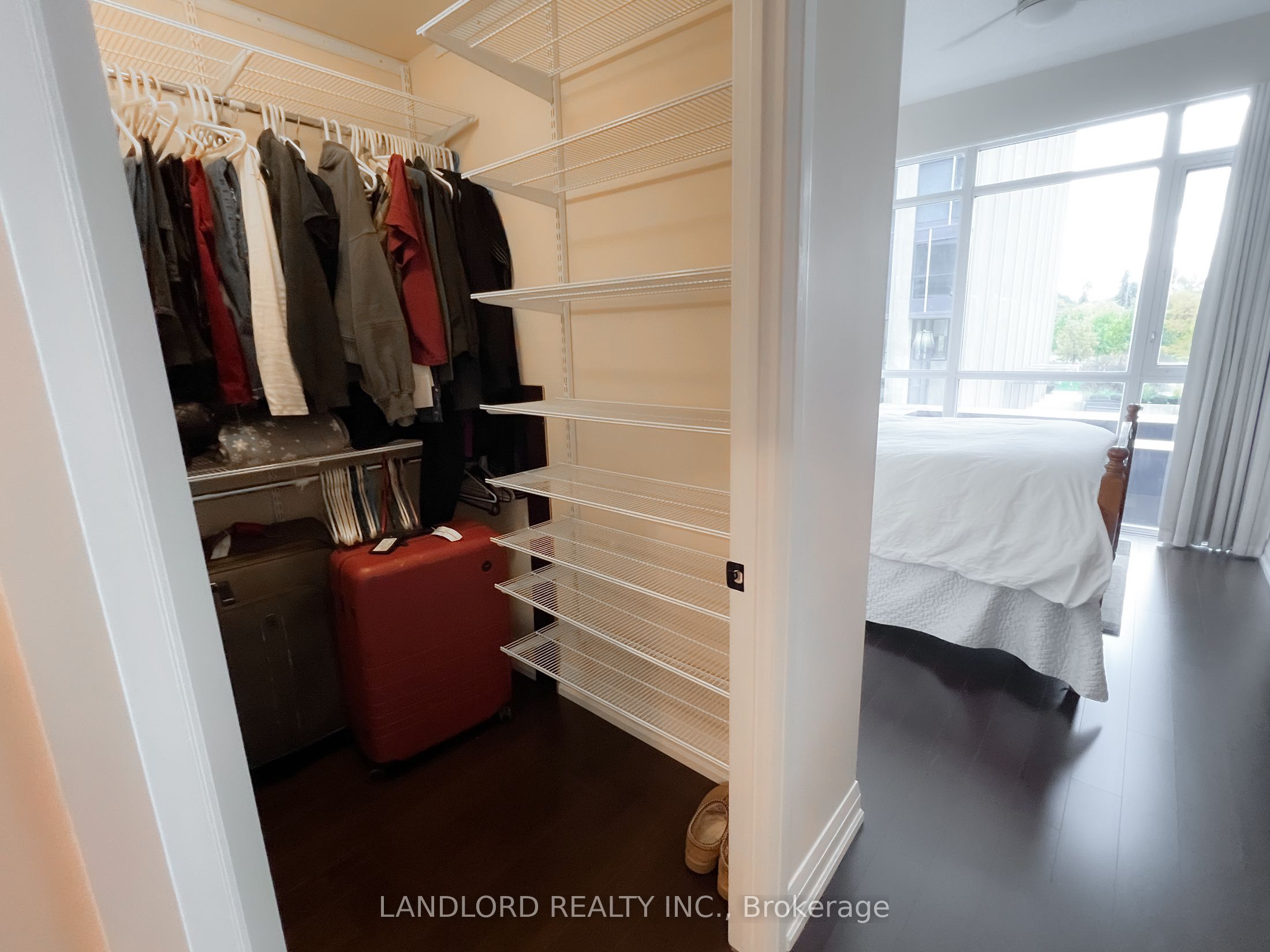 85 The Donway N/a W 207 Property Photo 14