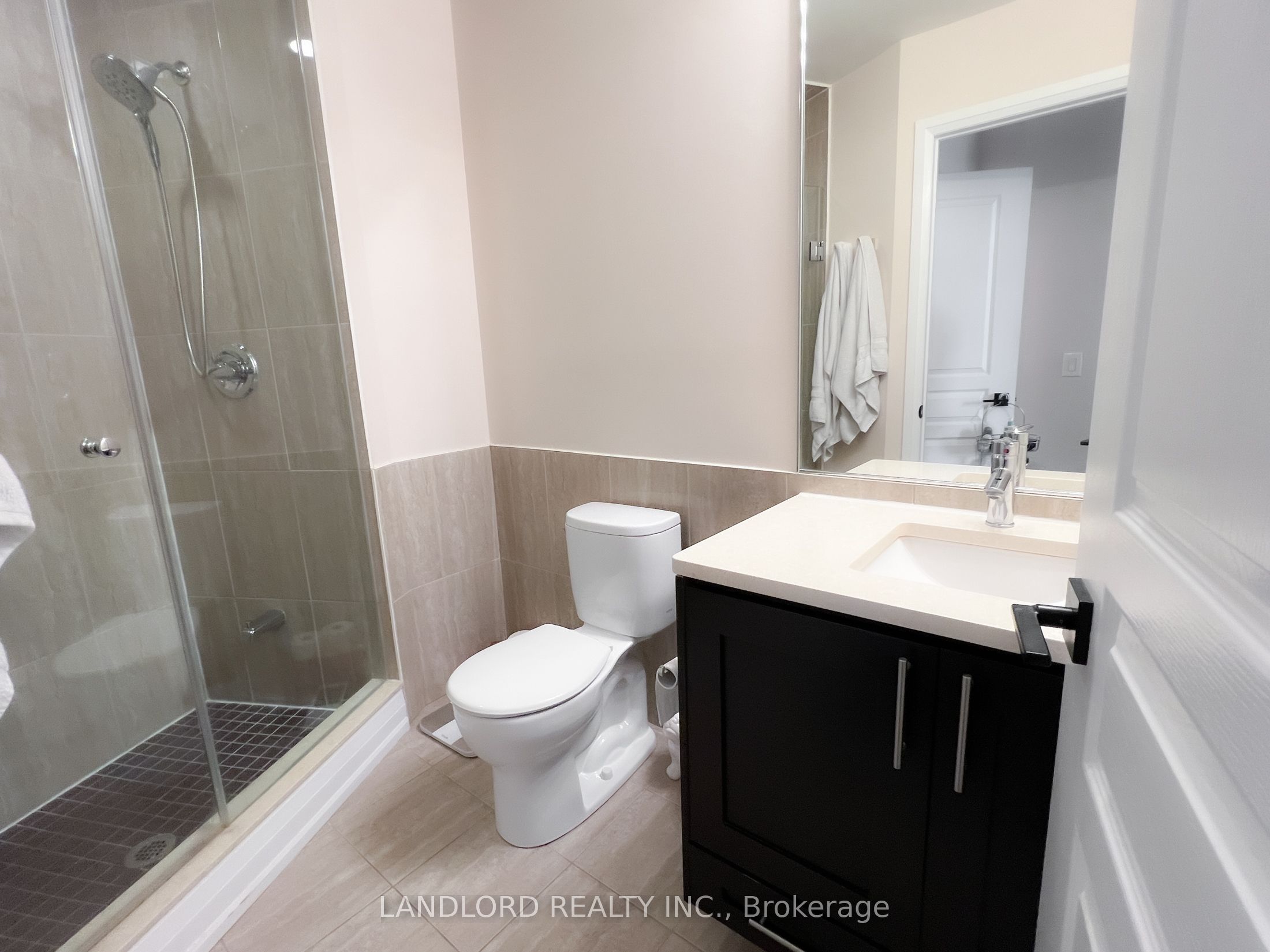 85 The Donway N/a W 207 Property Photo 16