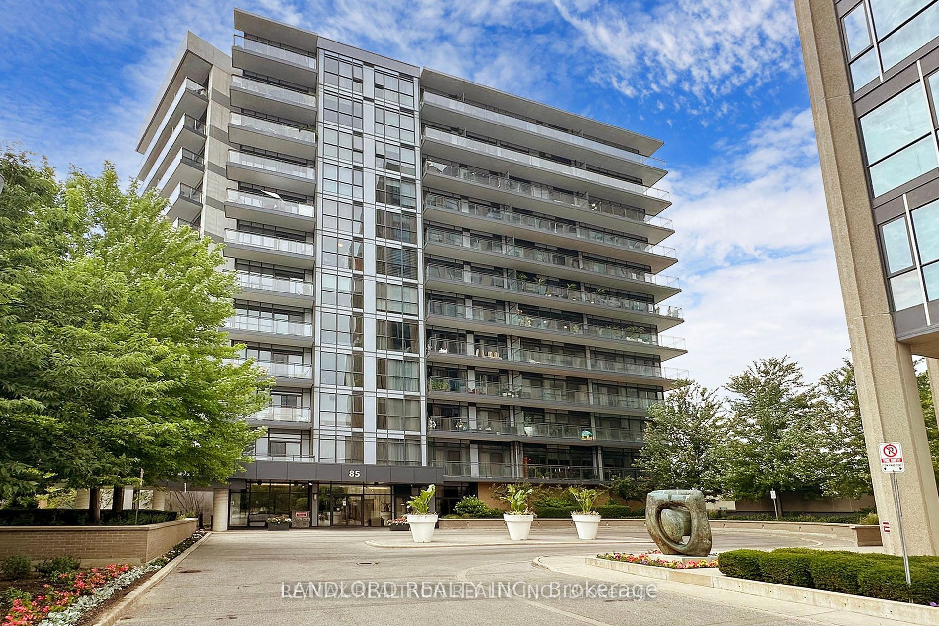 85 The Donway N/a W 207 Property Photo 31