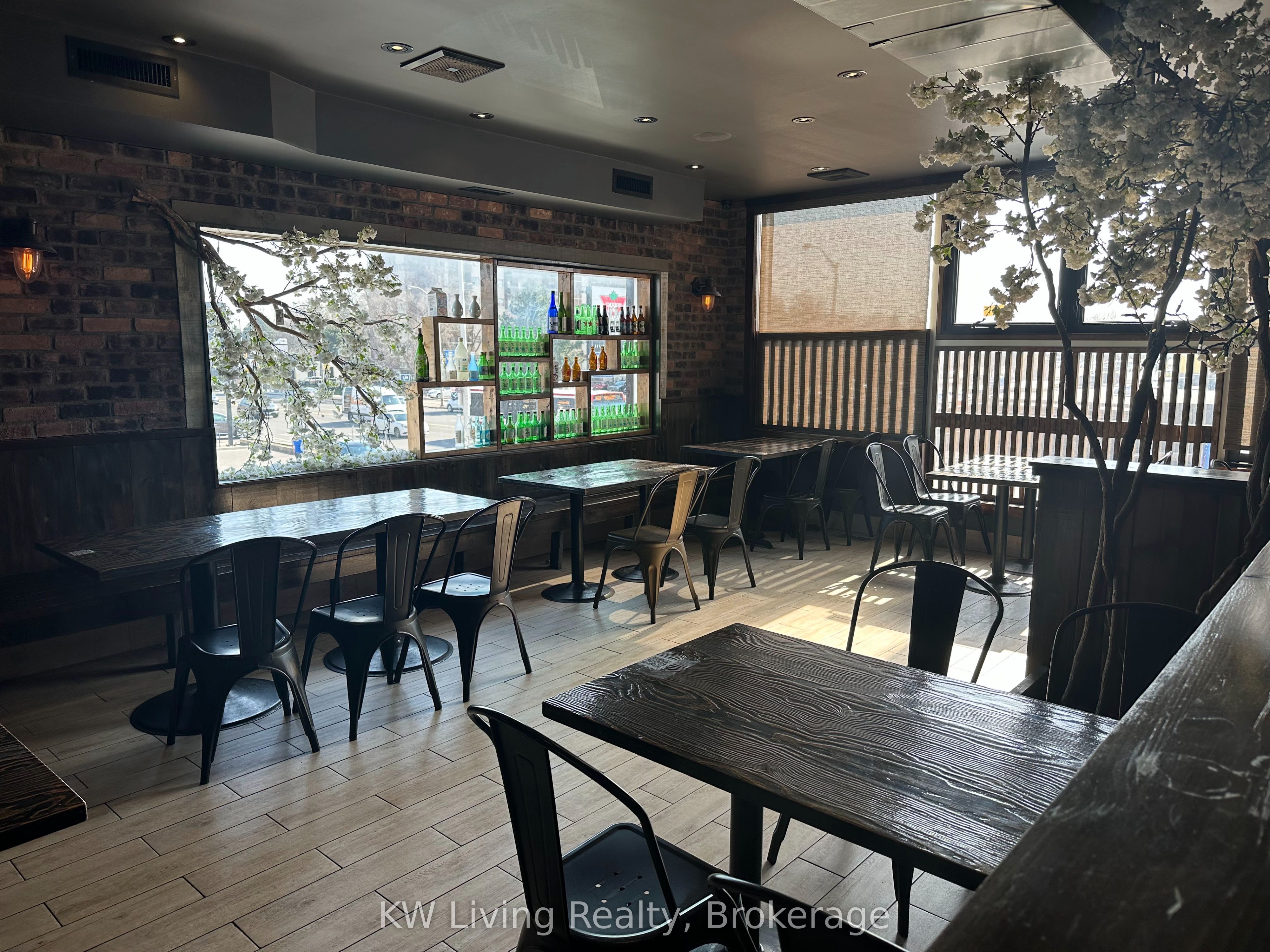 6283 Yonge Street Property Photo 1