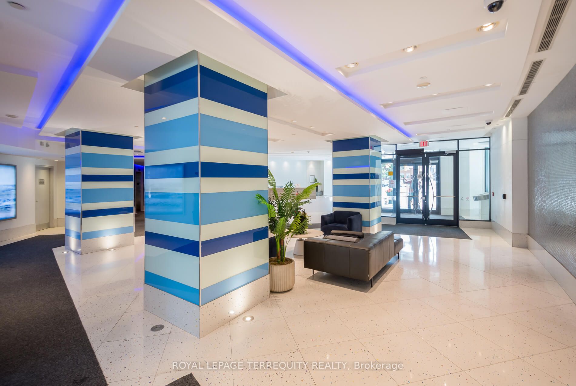 600 Fleet Street 2211 Property Photo 2