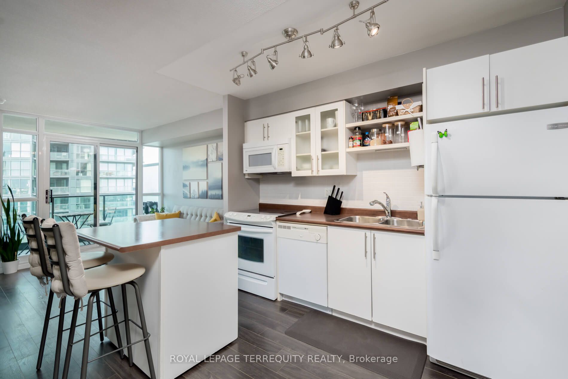 600 Fleet Street 2211 Property Photo 6