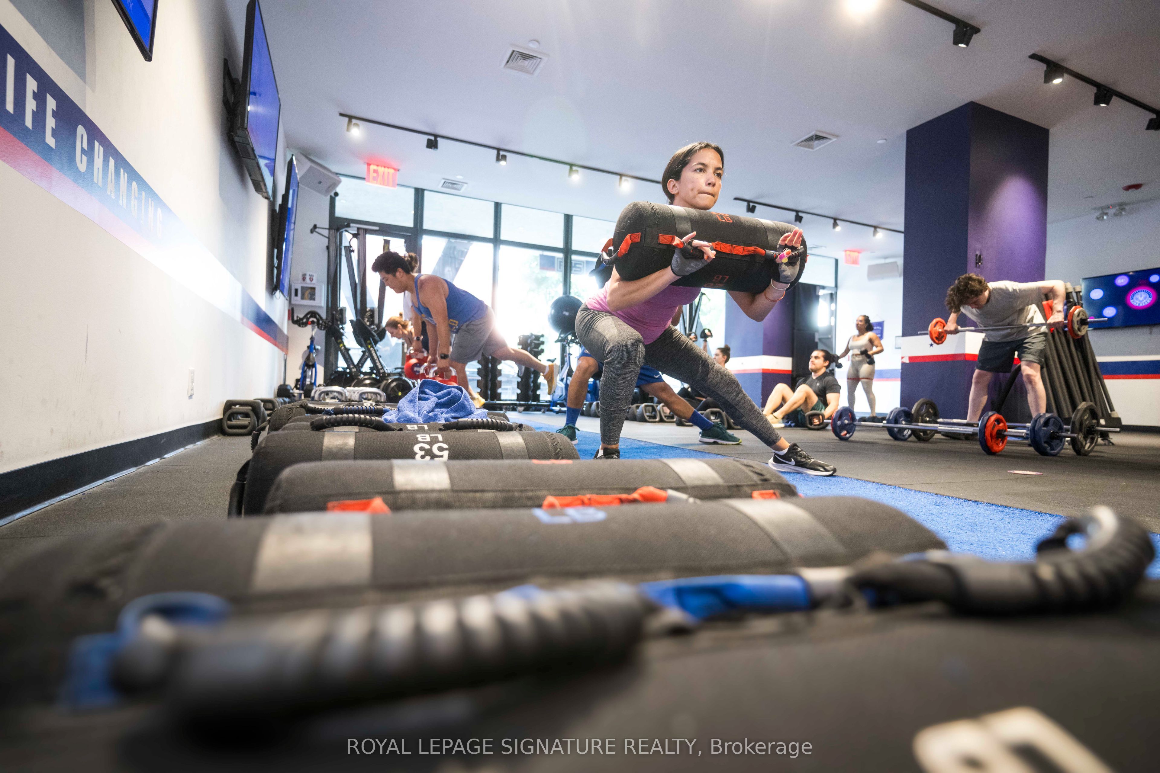 1 St Clair Avenue E 5 Property Photo 4