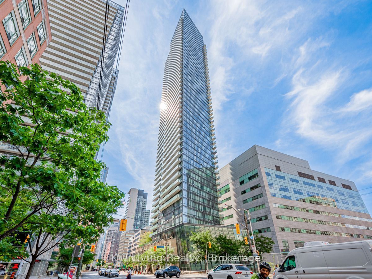 #2002 - 832 Bay Street Property Photo 1