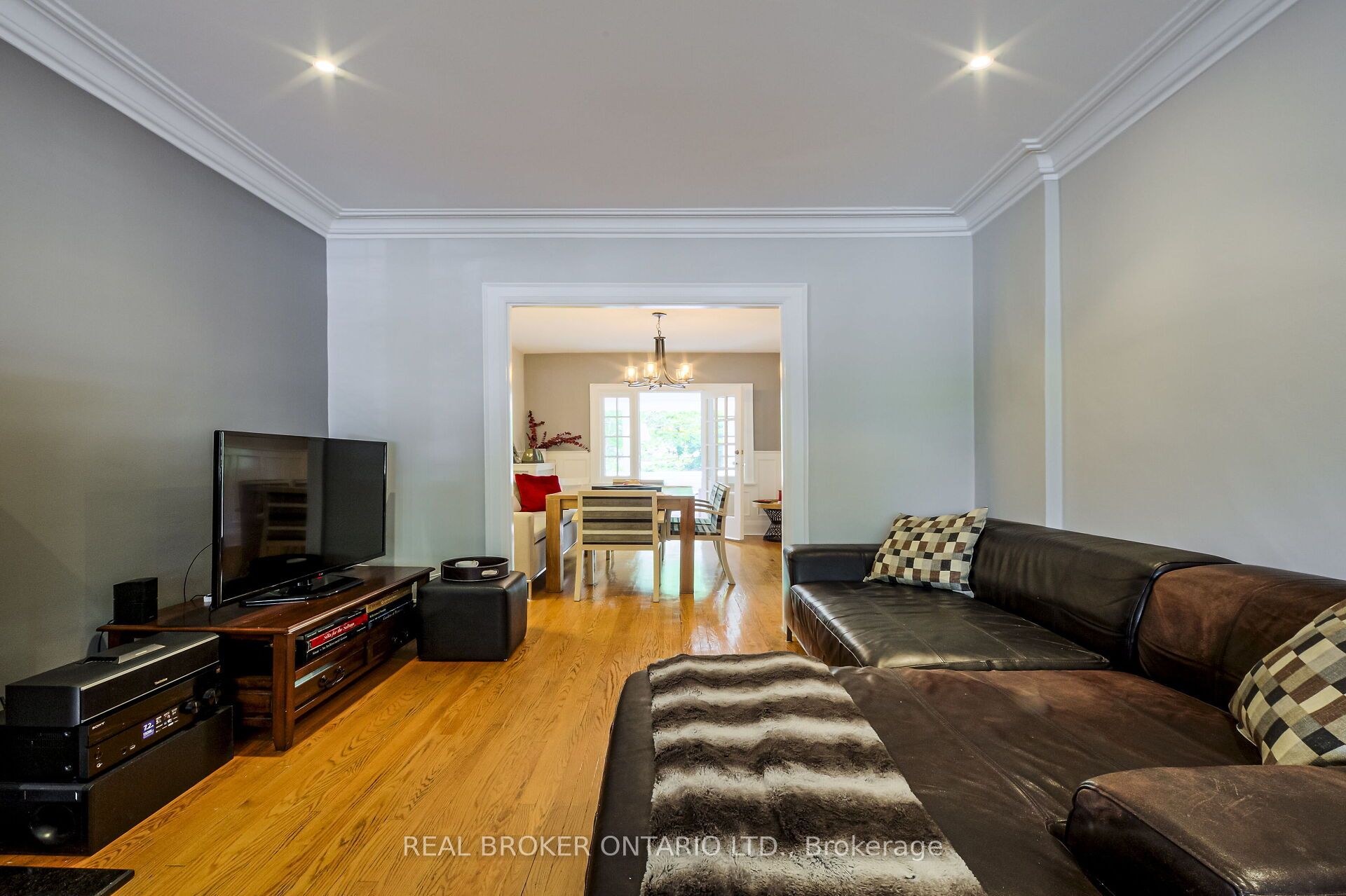 413 Roselawn Avenue Property Photo 11