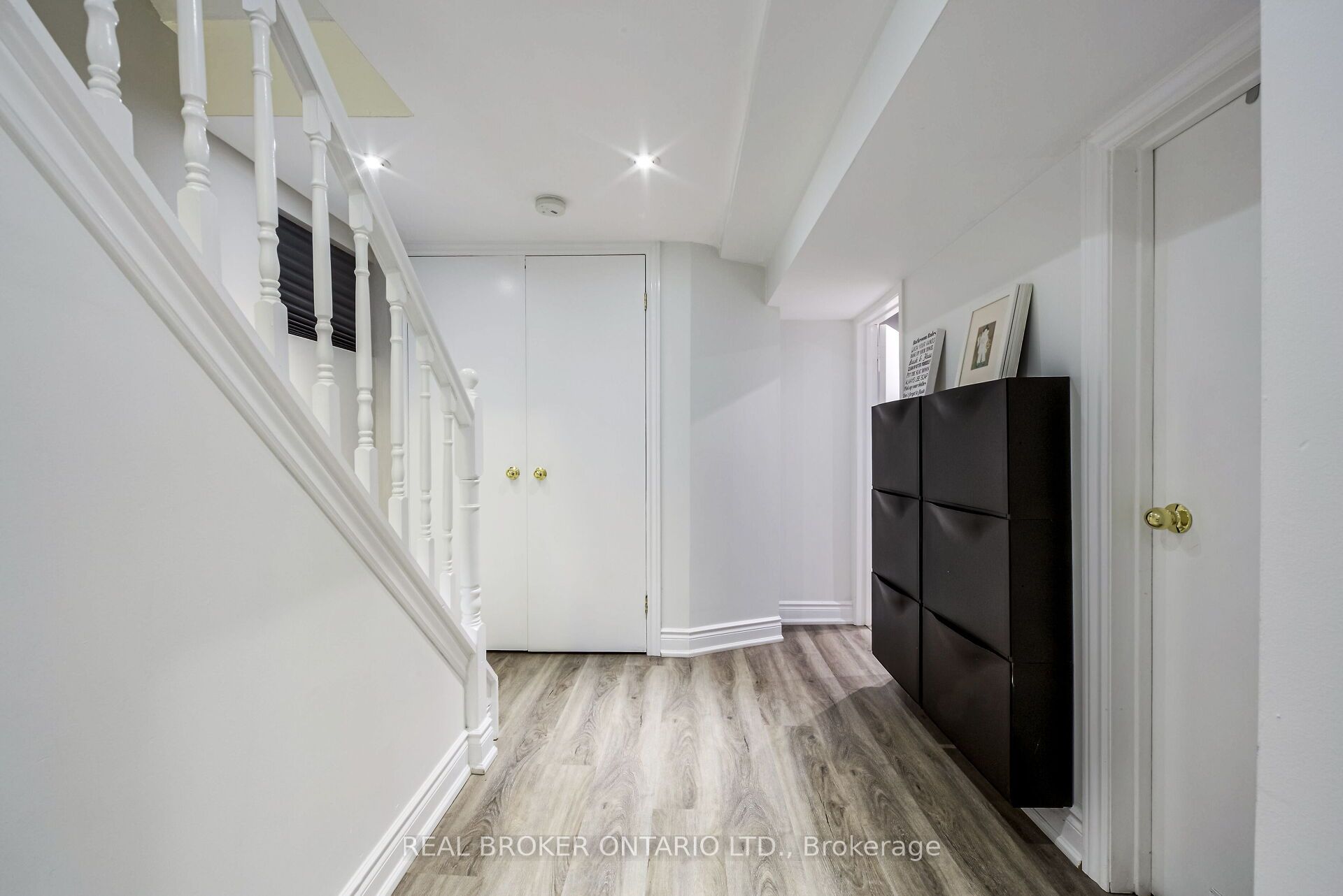 413 Roselawn Avenue Property Photo 32