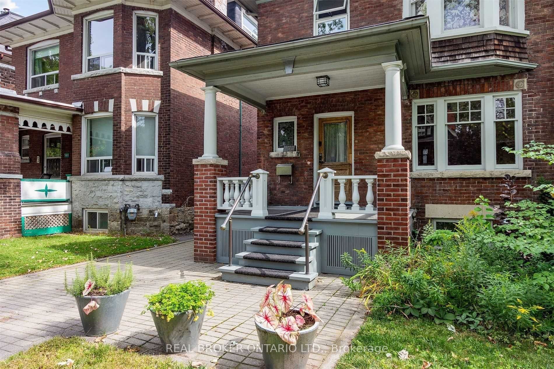 499 Palmerston Boulevard Property Photo 1