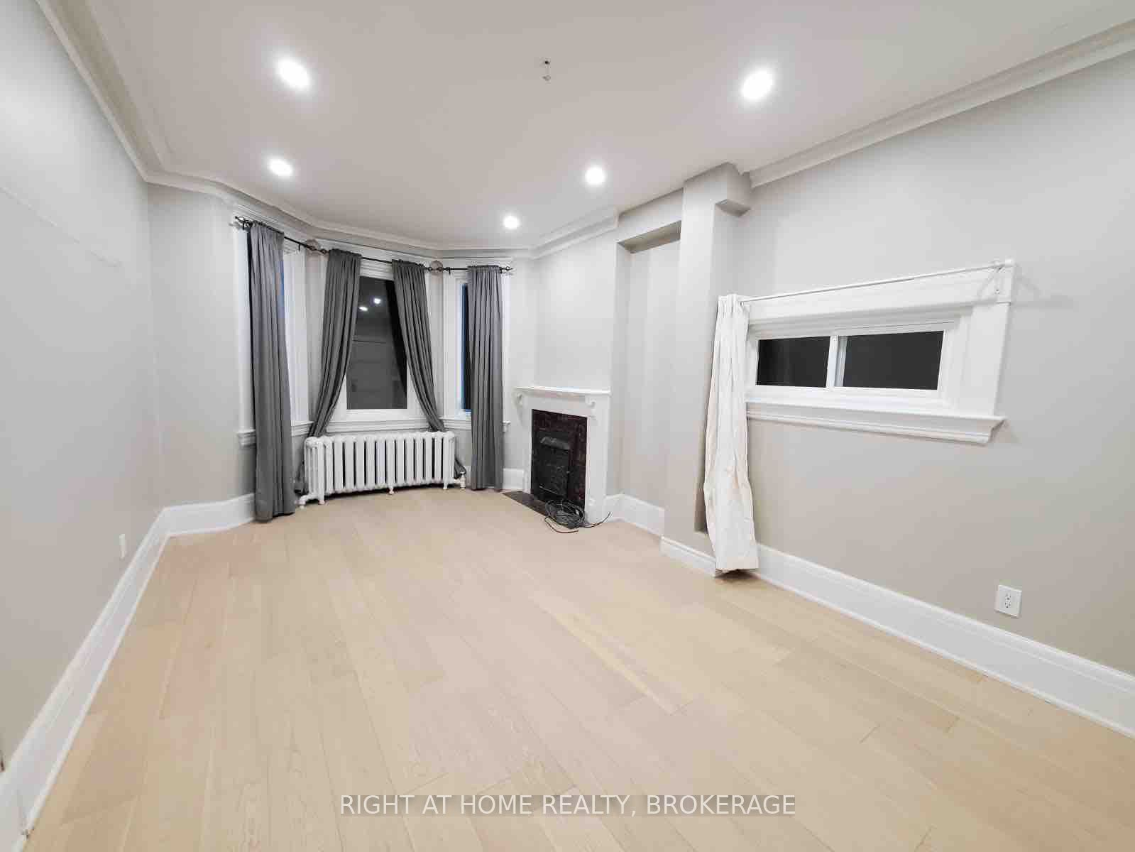 178 Spadina Road 1 - Back Property Photo 1