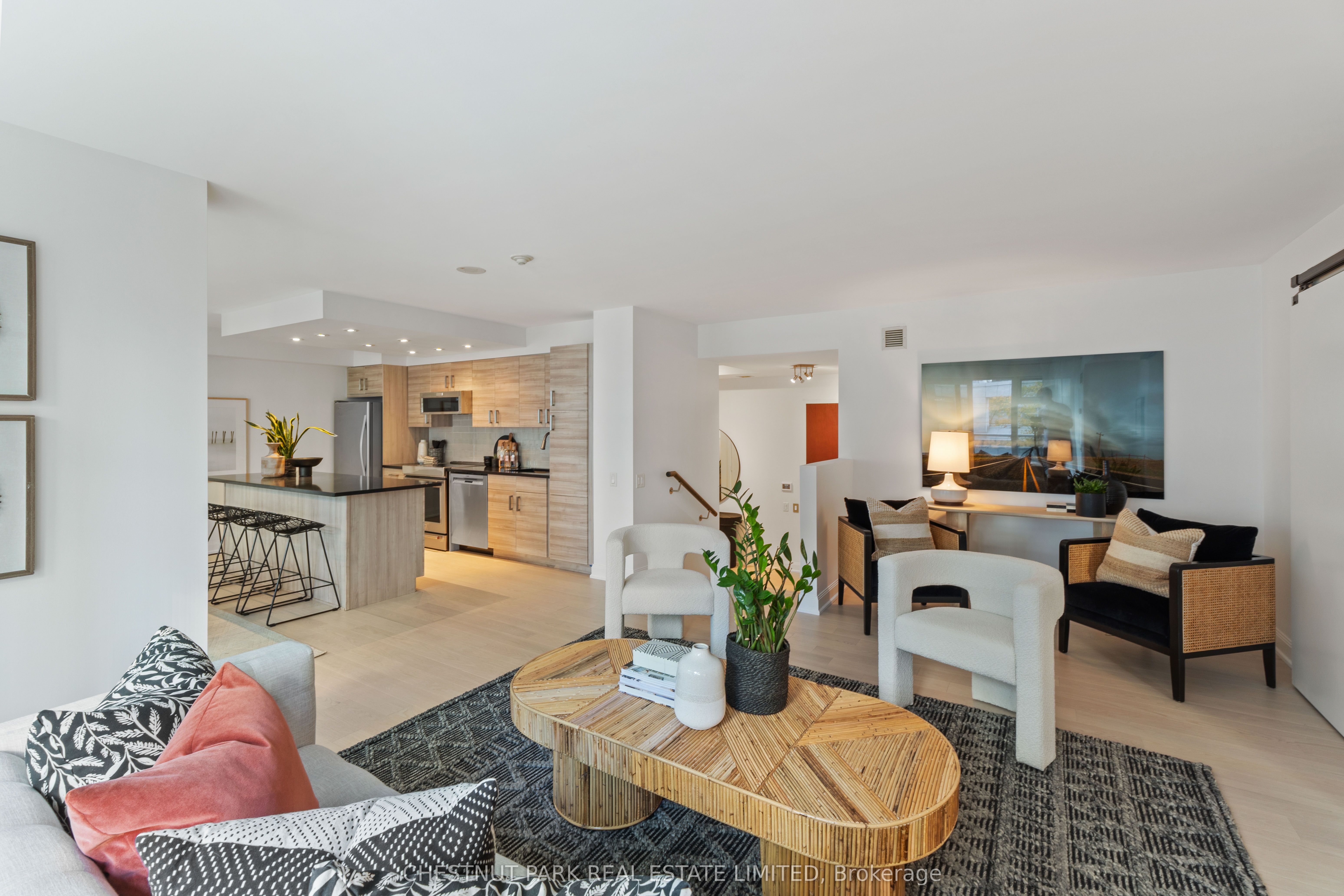 2181 Yonge Street 311 Property Photo 1