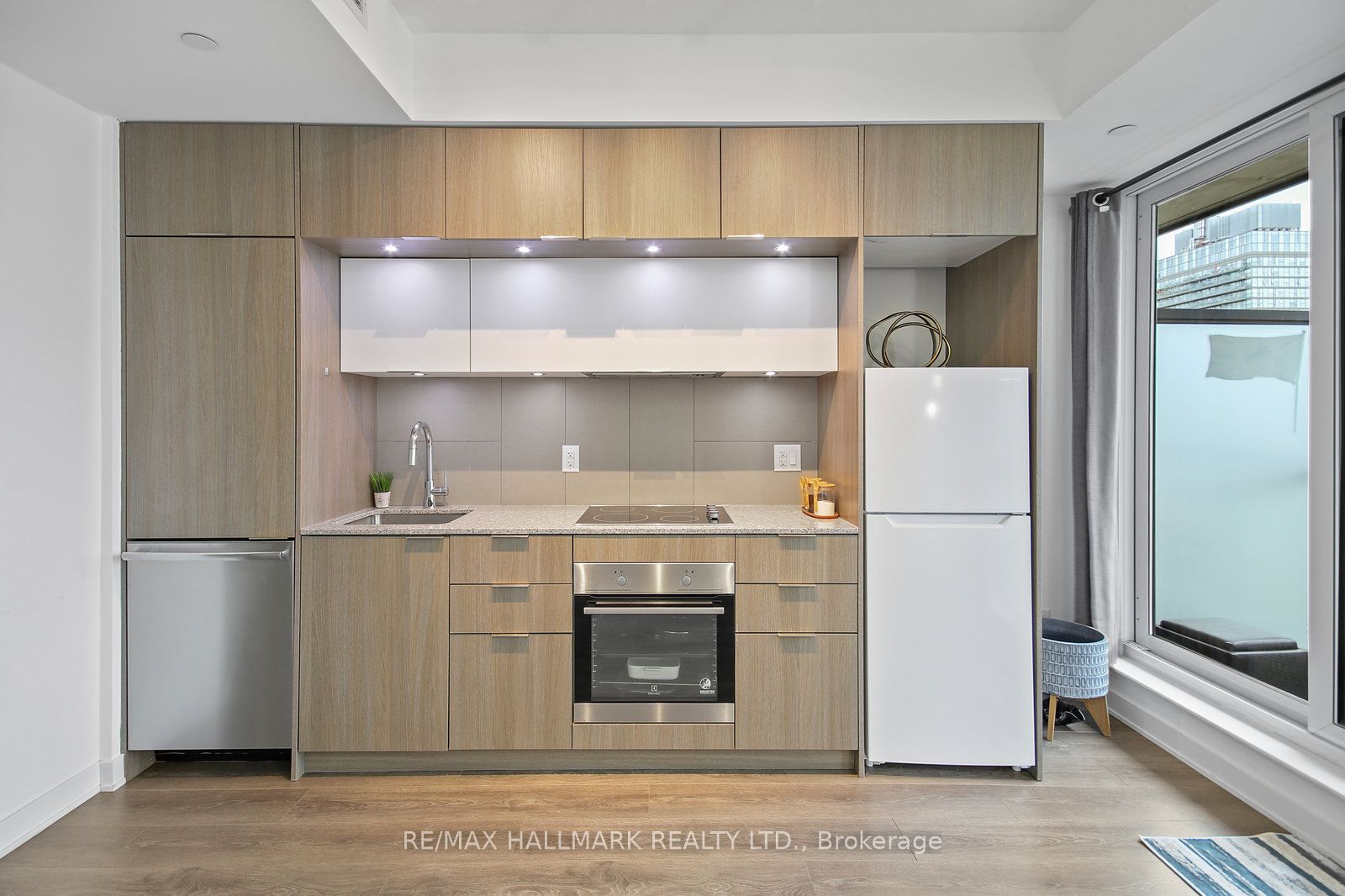 55 Regent Park Boulevard 911 Property Photo 12