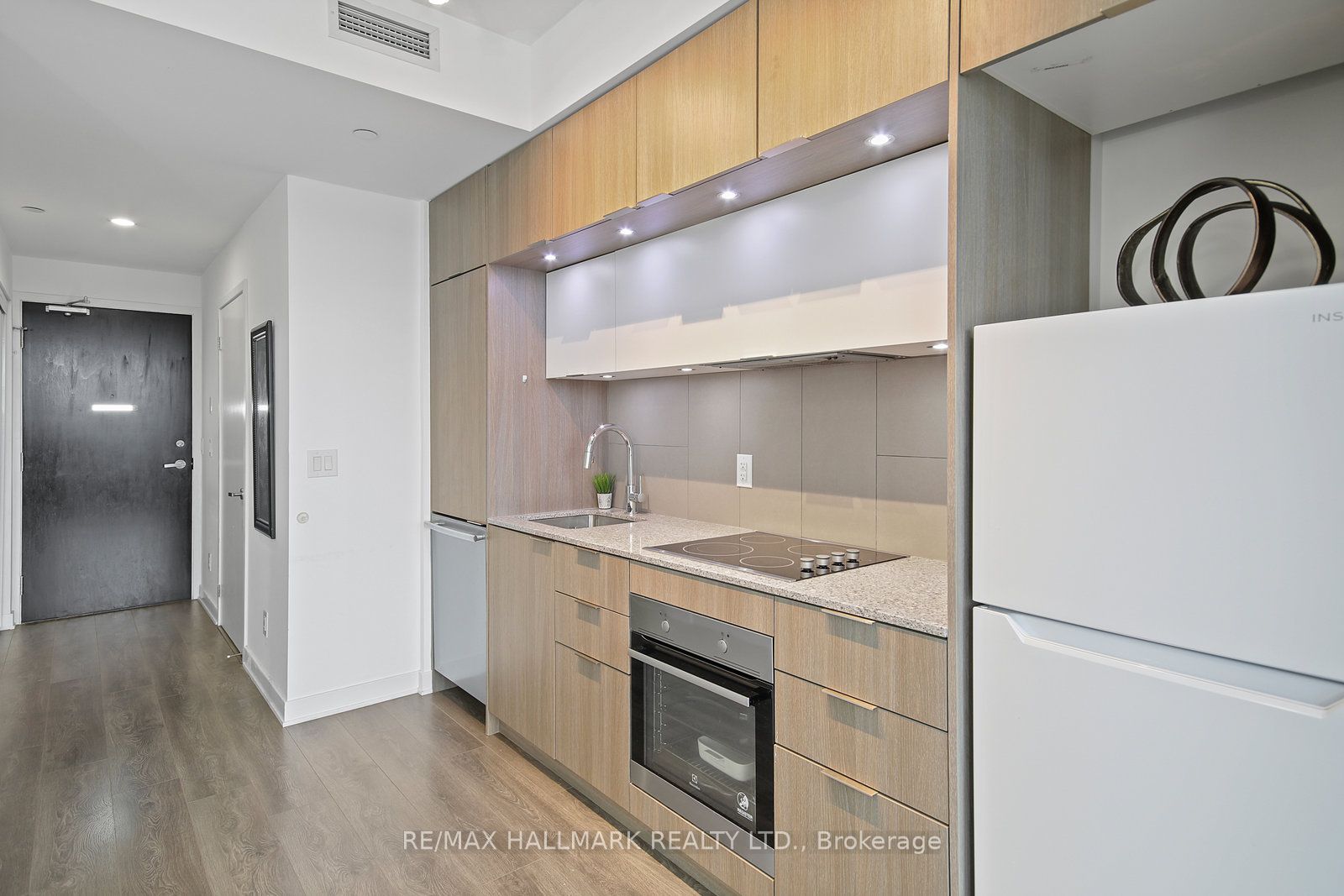 55 Regent Park Boulevard 911 Property Photo 13