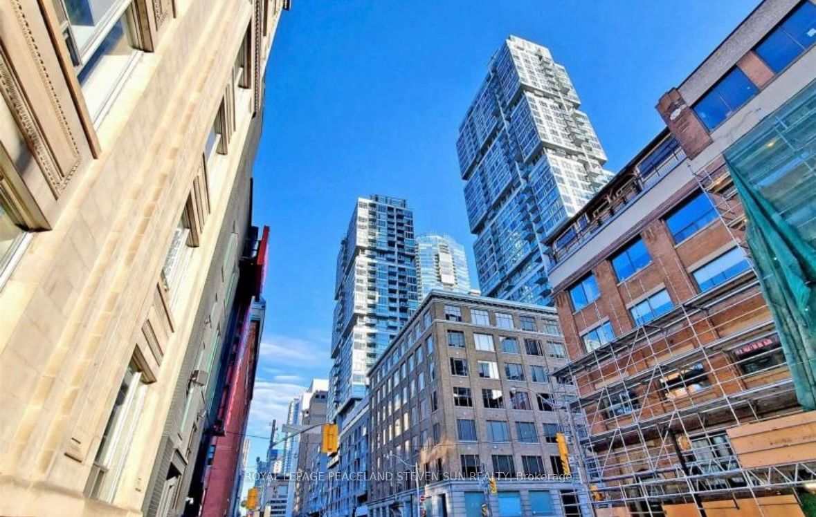 199 Richmond Street W 1004 Property Photo 2