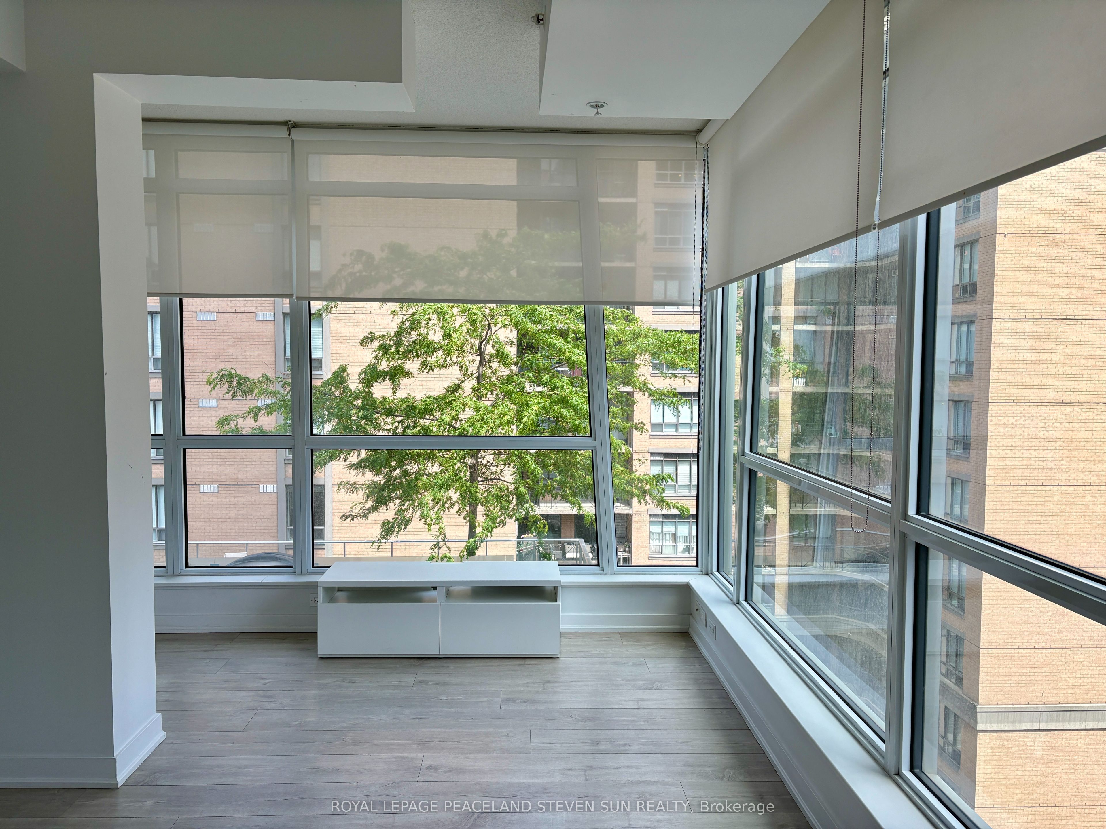 199 Richmond Street W 1004 Property Photo 9