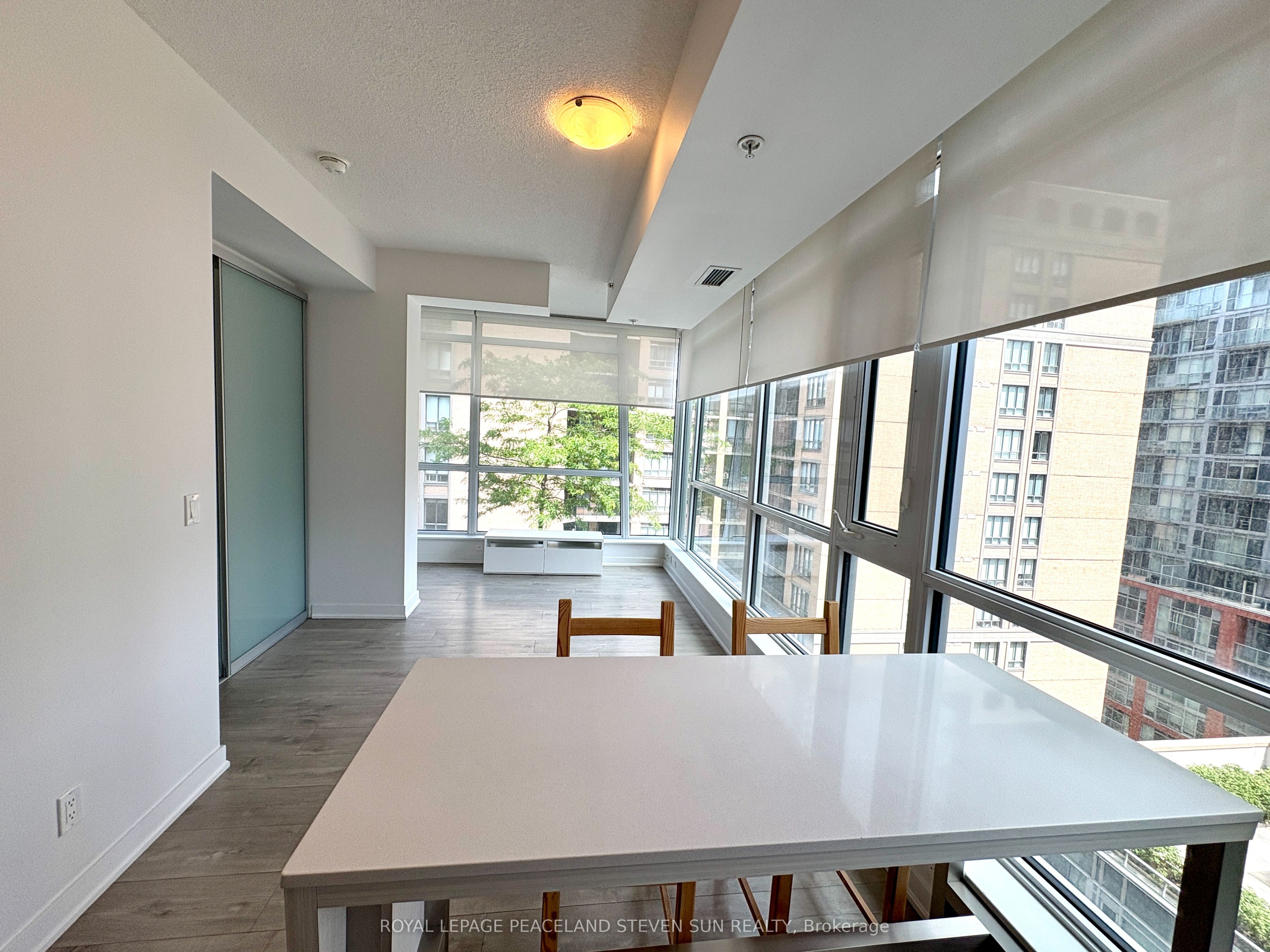 199 Richmond Street W 1004 Property Photo 10