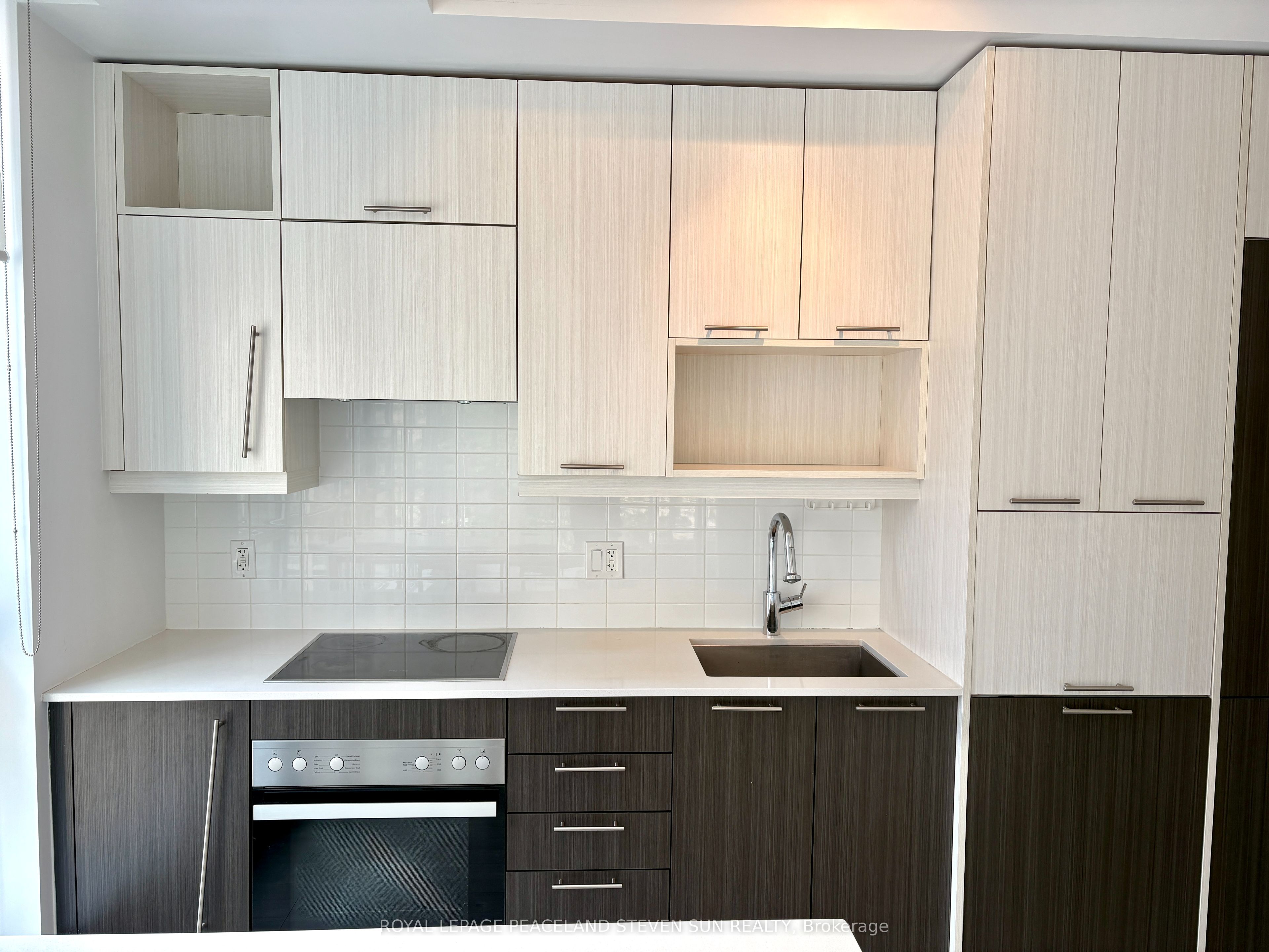 199 Richmond Street W 1004 Property Photo 13