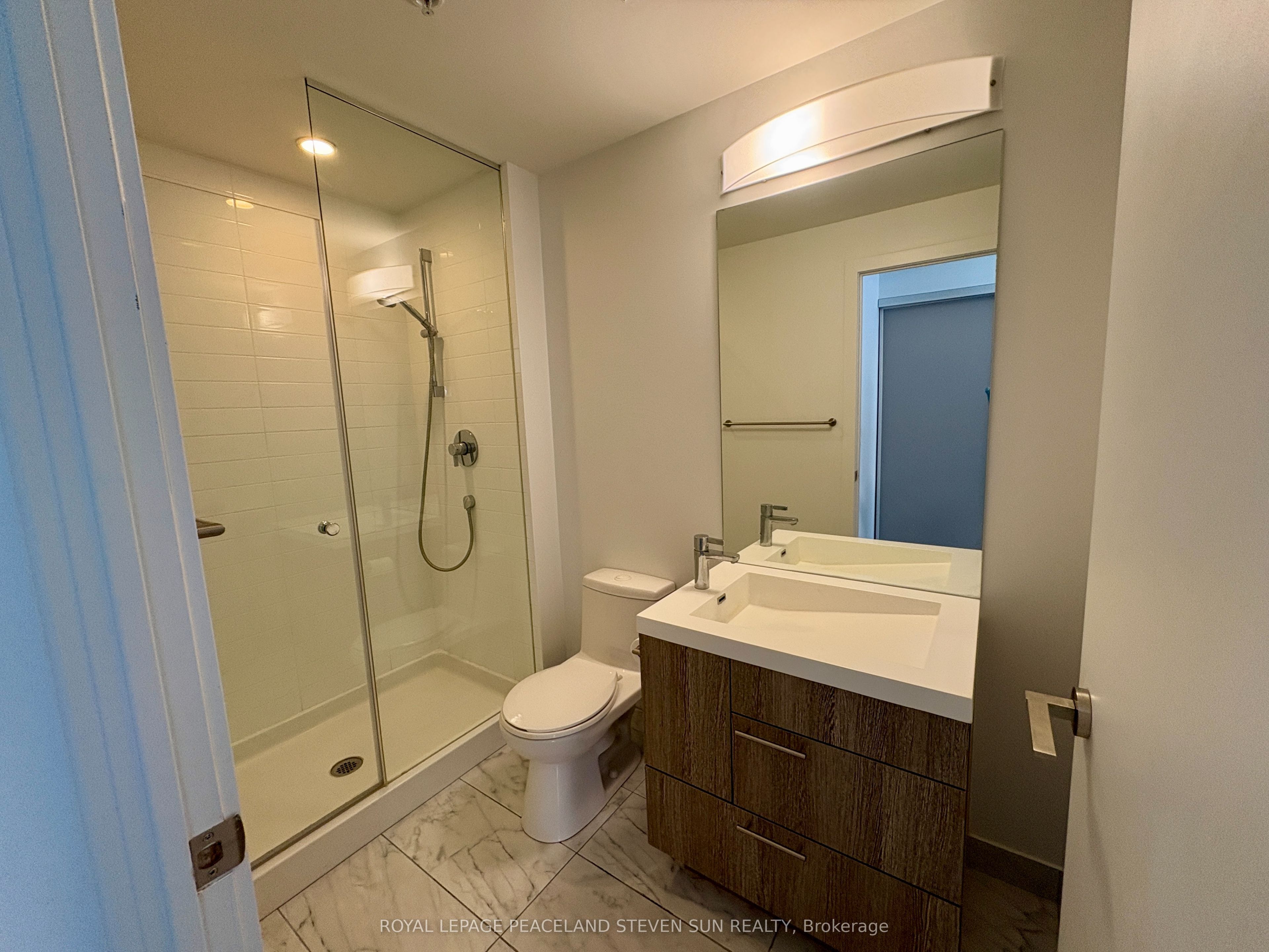 199 Richmond Street W 1004 Property Photo 17