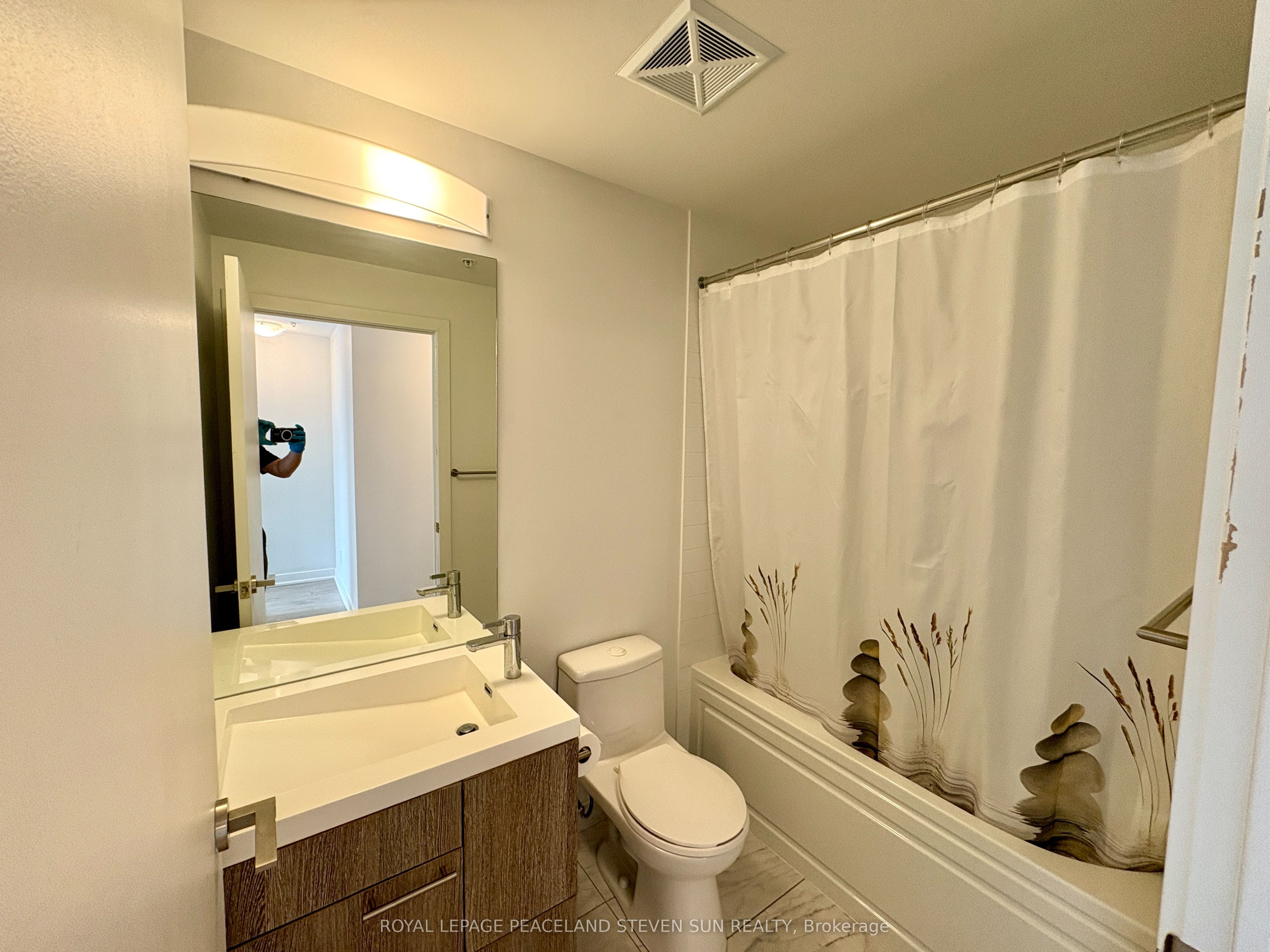 199 Richmond Street W 1004 Property Photo 21