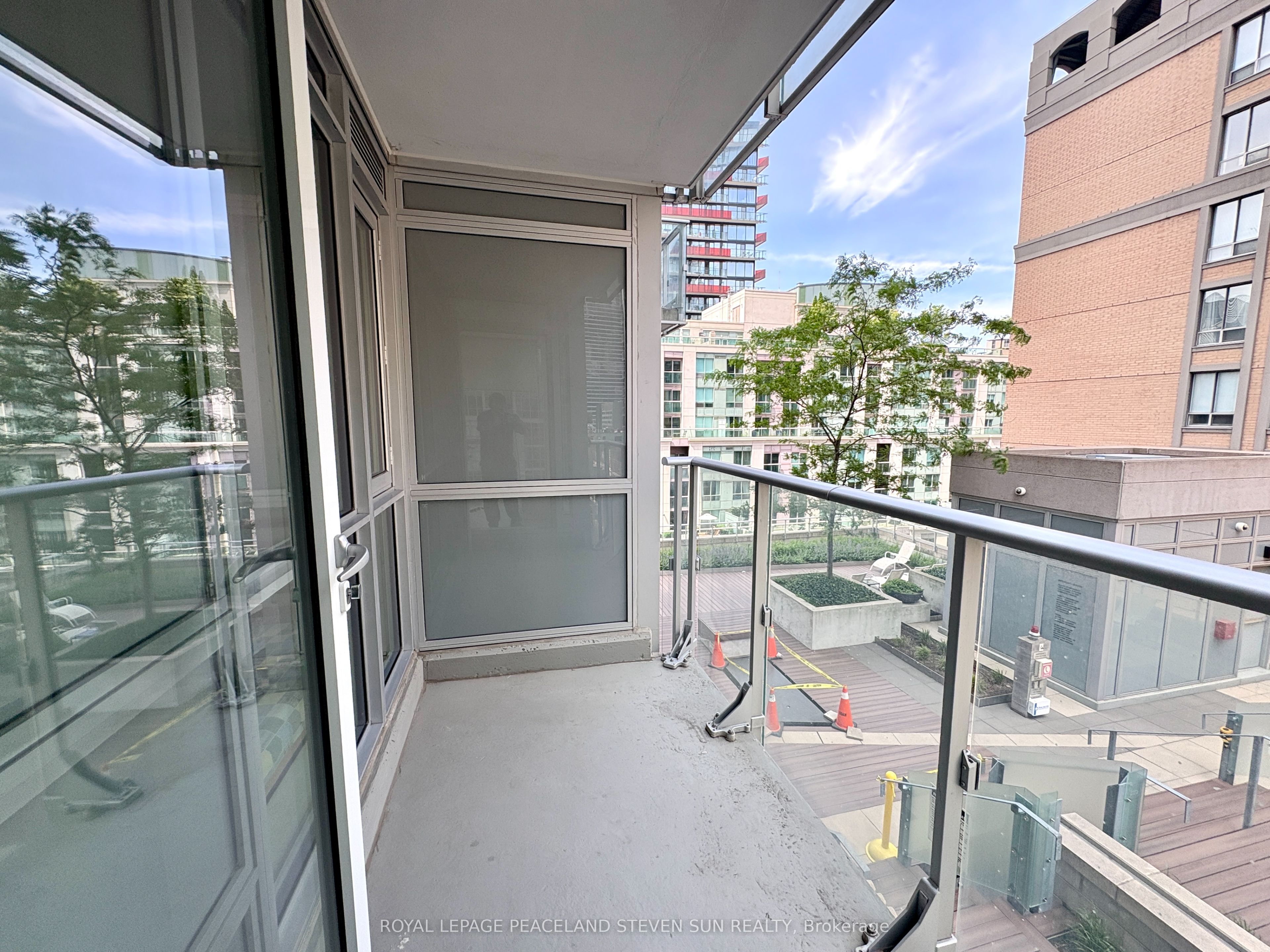 199 Richmond Street W 1004 Property Photo 24