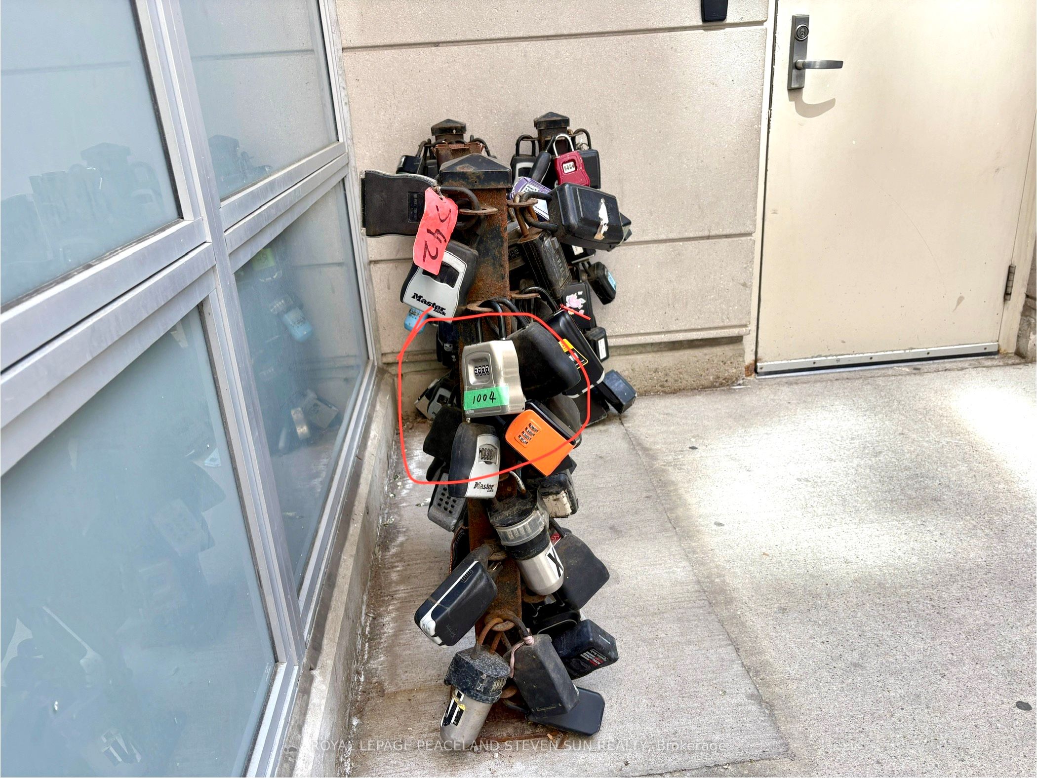 199 Richmond Street W 1004 Property Photo 35