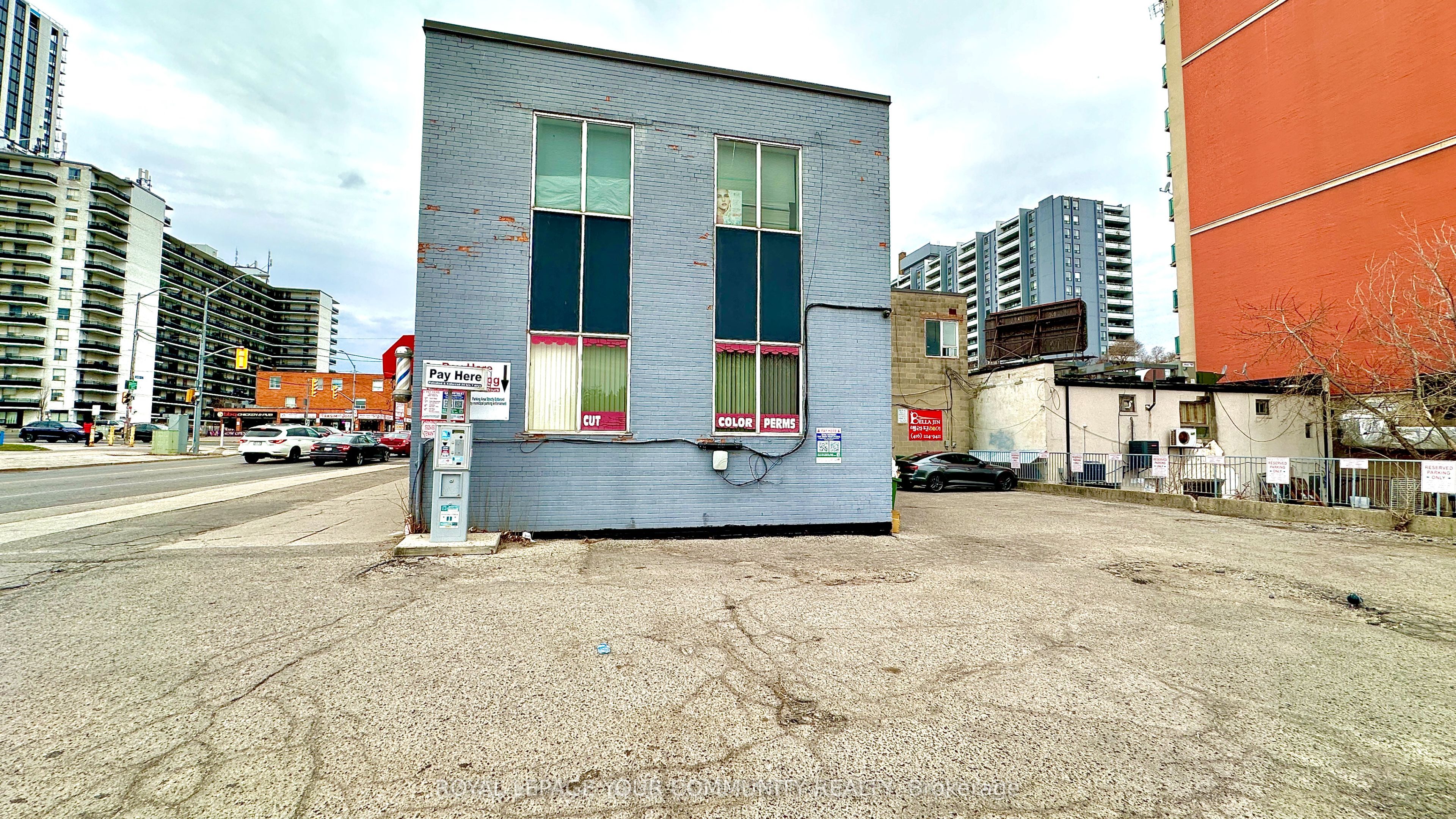 36 Cummer Avenue Property Photo 6